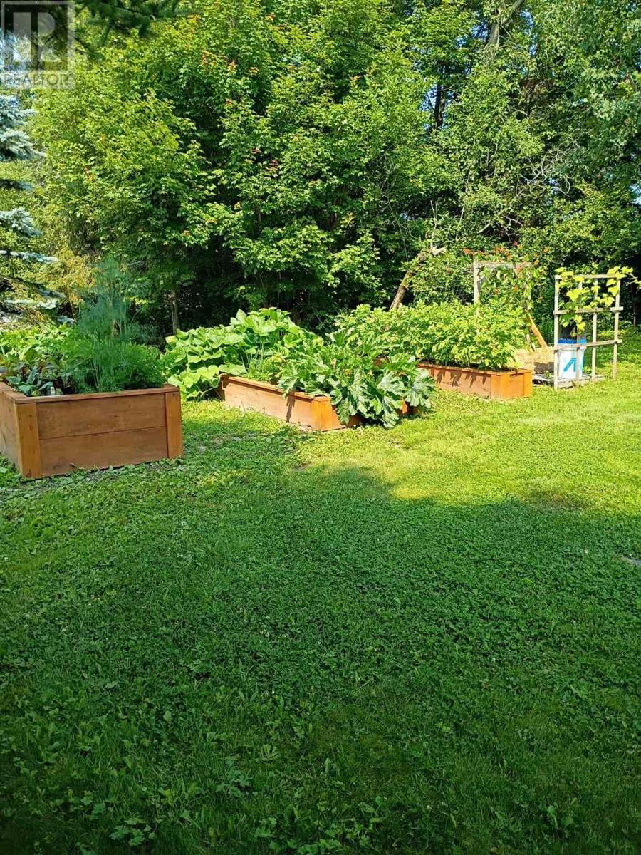 












18 Maple ST

,
Thessalon,




Ontario
P0R1L0


