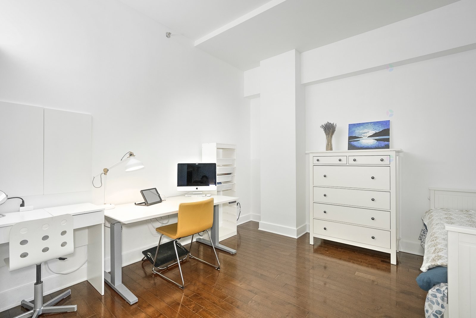 









2375


Av. Ekers

, 204,
Mont-Royal,




QC
H3S1C6

