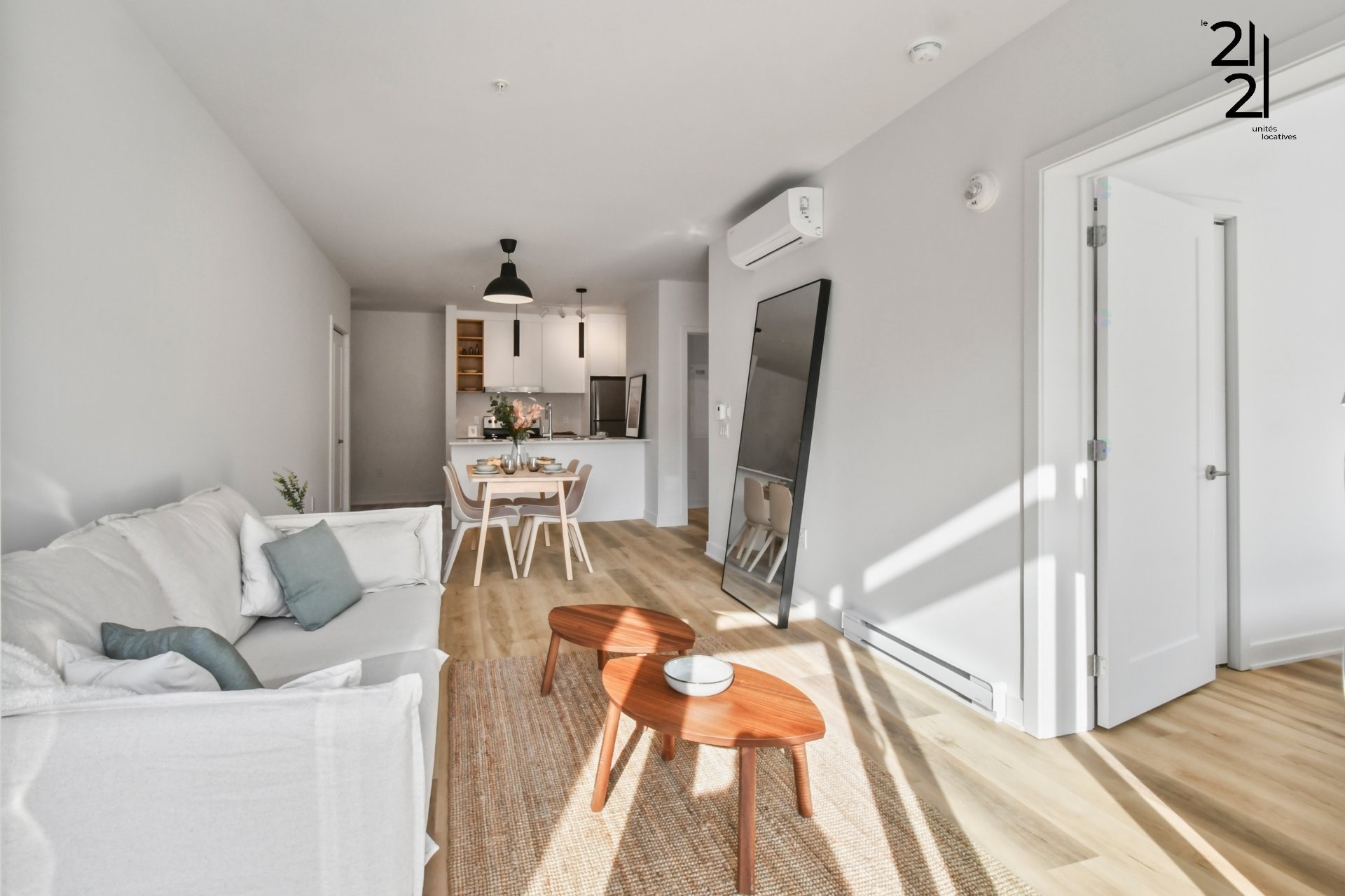 









2121


Av. Papineau

, 106,
Montréal (Ville-Marie),




QC
H2K4J5

