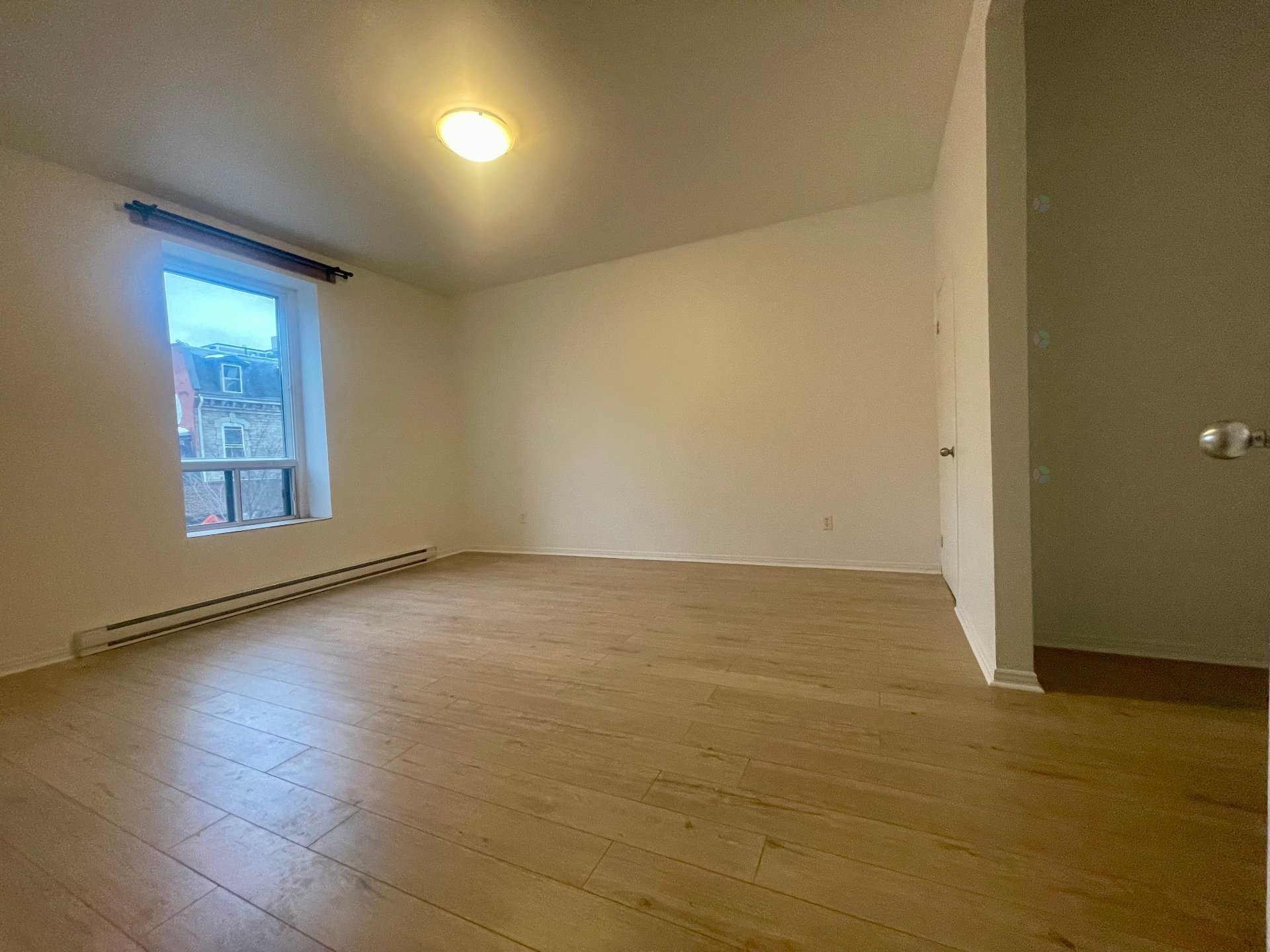 









1404


Rue St-Mathieu

, 3,
Montréal (Ville-Marie),




QC
H3H2H9

