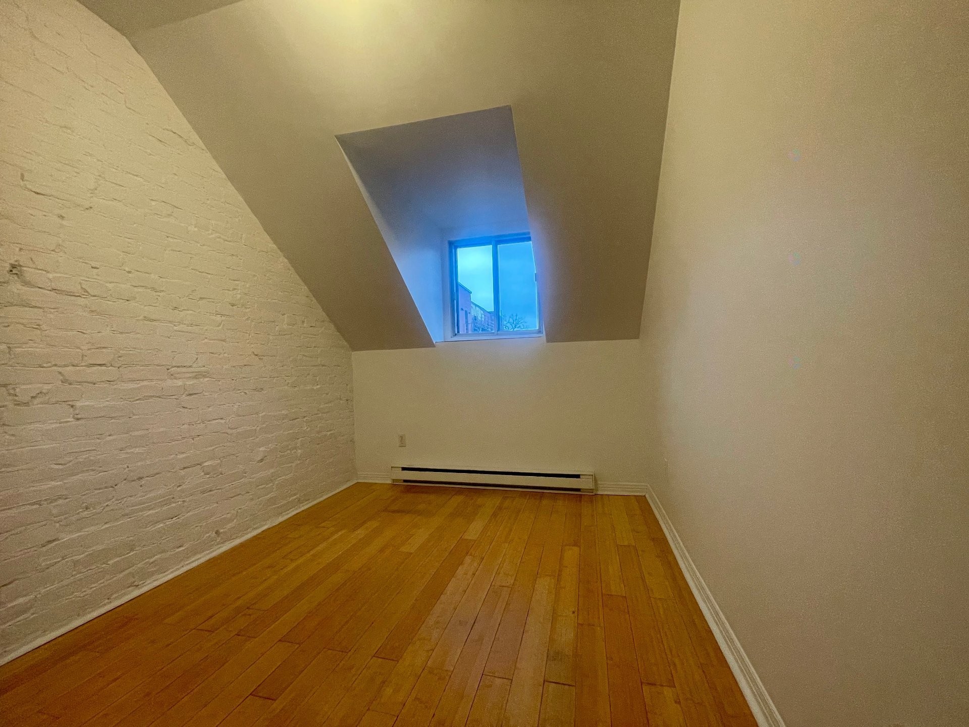 









1404


Rue St-Mathieu

, 3,
Montréal (Ville-Marie),




QC
H3H2H9

