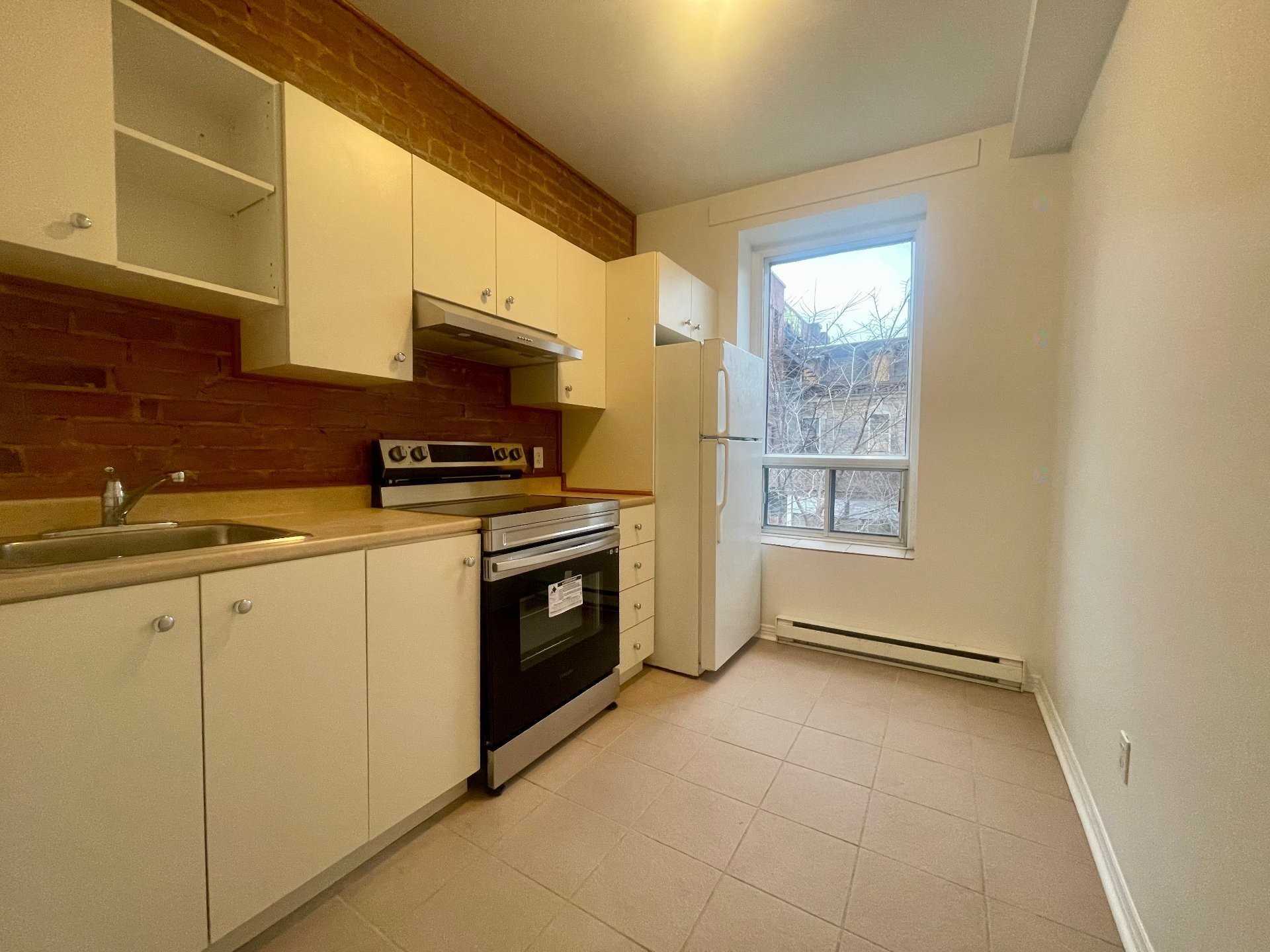 









1404


Rue St-Mathieu

, 3,
Montréal (Ville-Marie),




QC
H3H2H9

