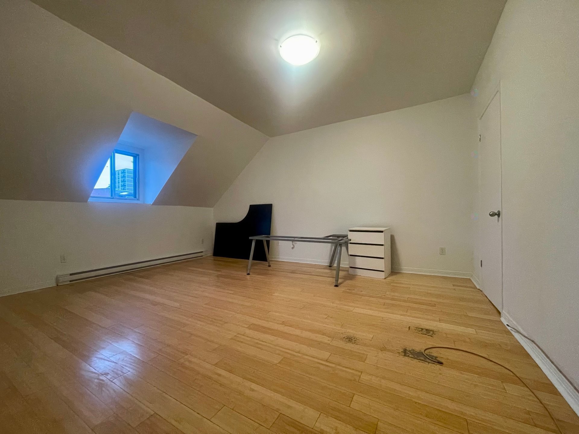 









1404


Rue St-Mathieu

, 3,
Montréal (Ville-Marie),




QC
H3H2H9

