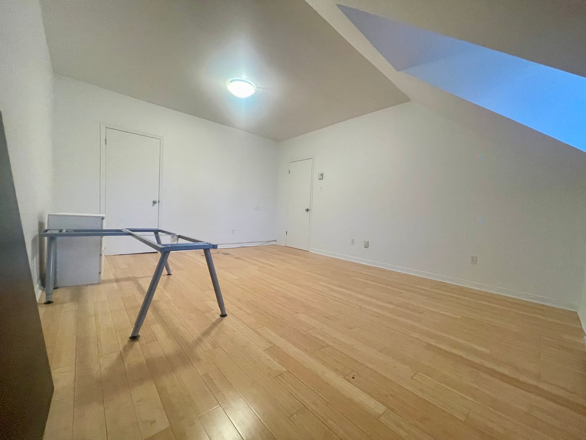 









1404


Rue St-Mathieu

, 3,
Montréal (Ville-Marie),




QC
H3H2H9

