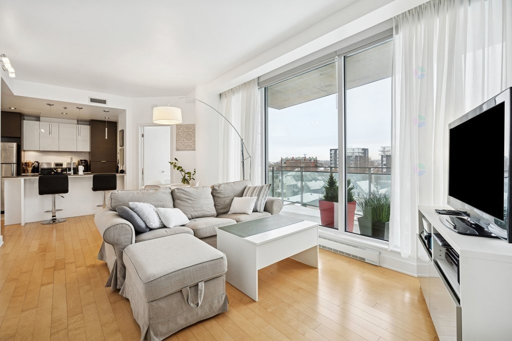 









185


Rue Laurier

, 505,
Gatineau (Hull),




QC
J8X0B2

