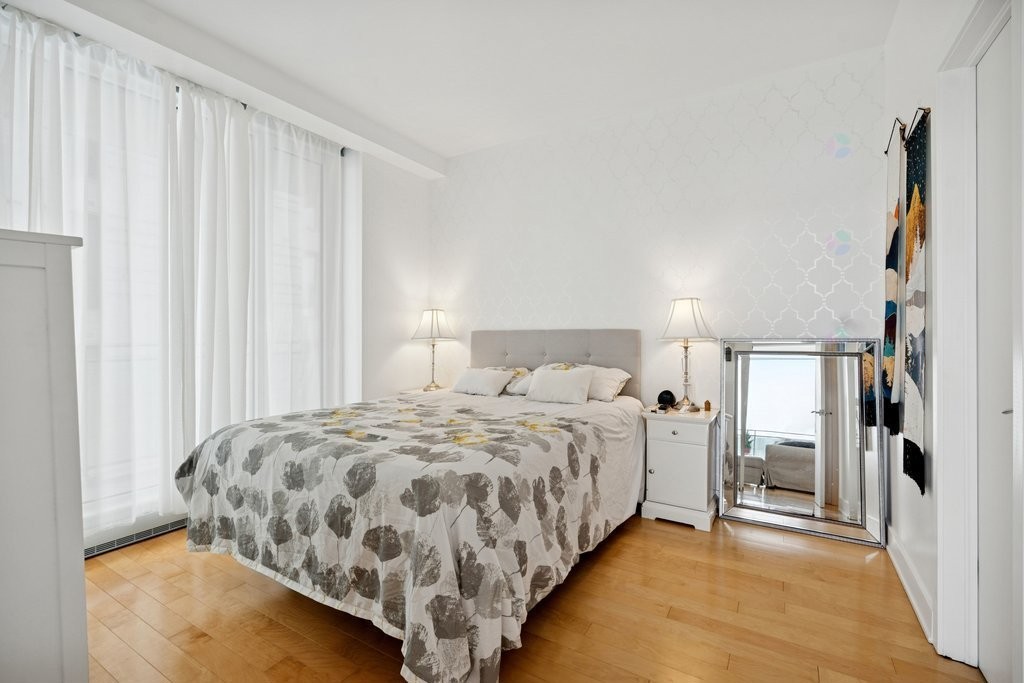 









185


Rue Laurier

, 505,
Gatineau (Hull),




QC
J8X0B2

