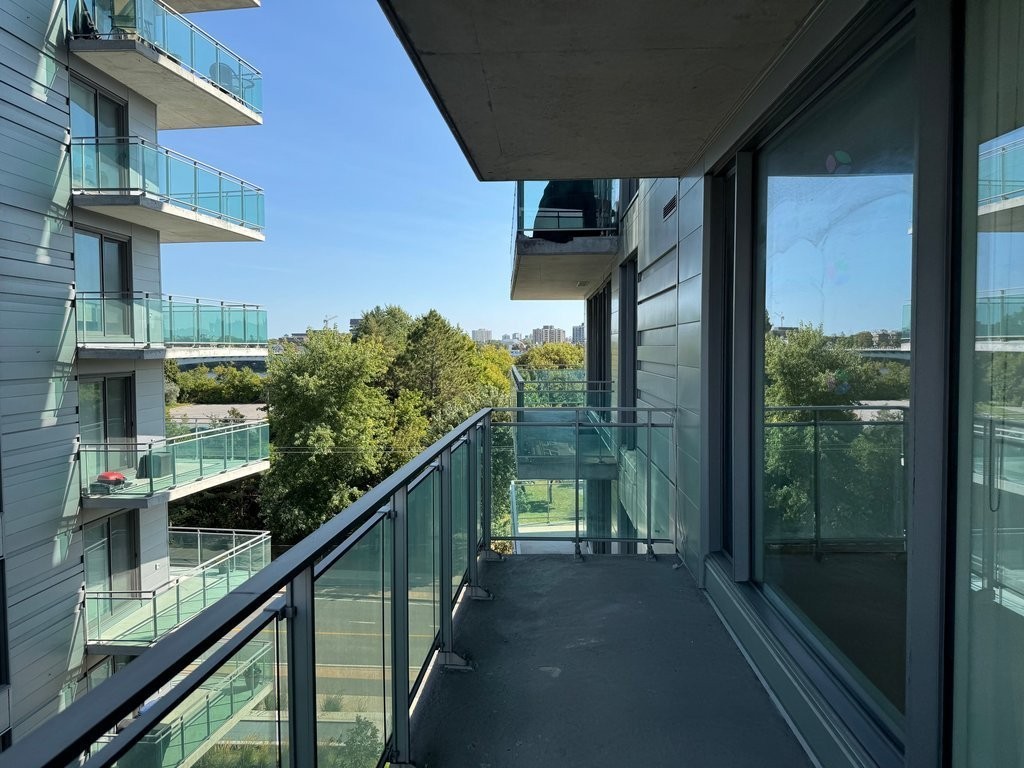 









185


Rue Laurier

, 505,
Gatineau (Hull),




QC
J8X0B2

