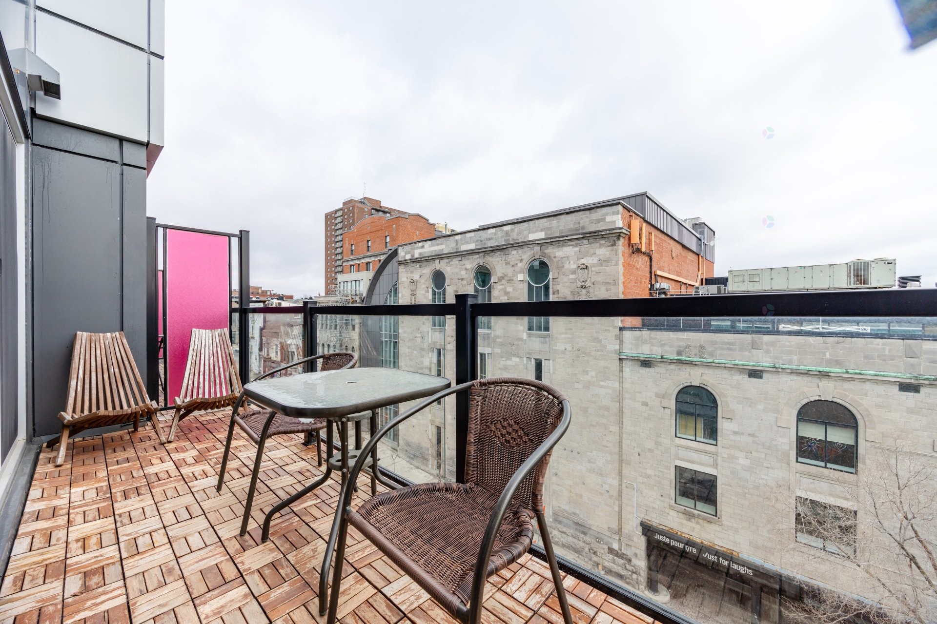 









2100


Boul. St-Laurent

, 603,
Montréal (Ville-Marie),




QC
H2X0E4

