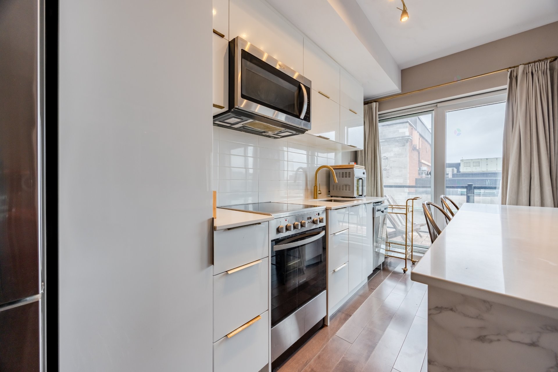 









2100


Boul. St-Laurent

, 603,
Montréal (Ville-Marie),




QC
H2X0E4

