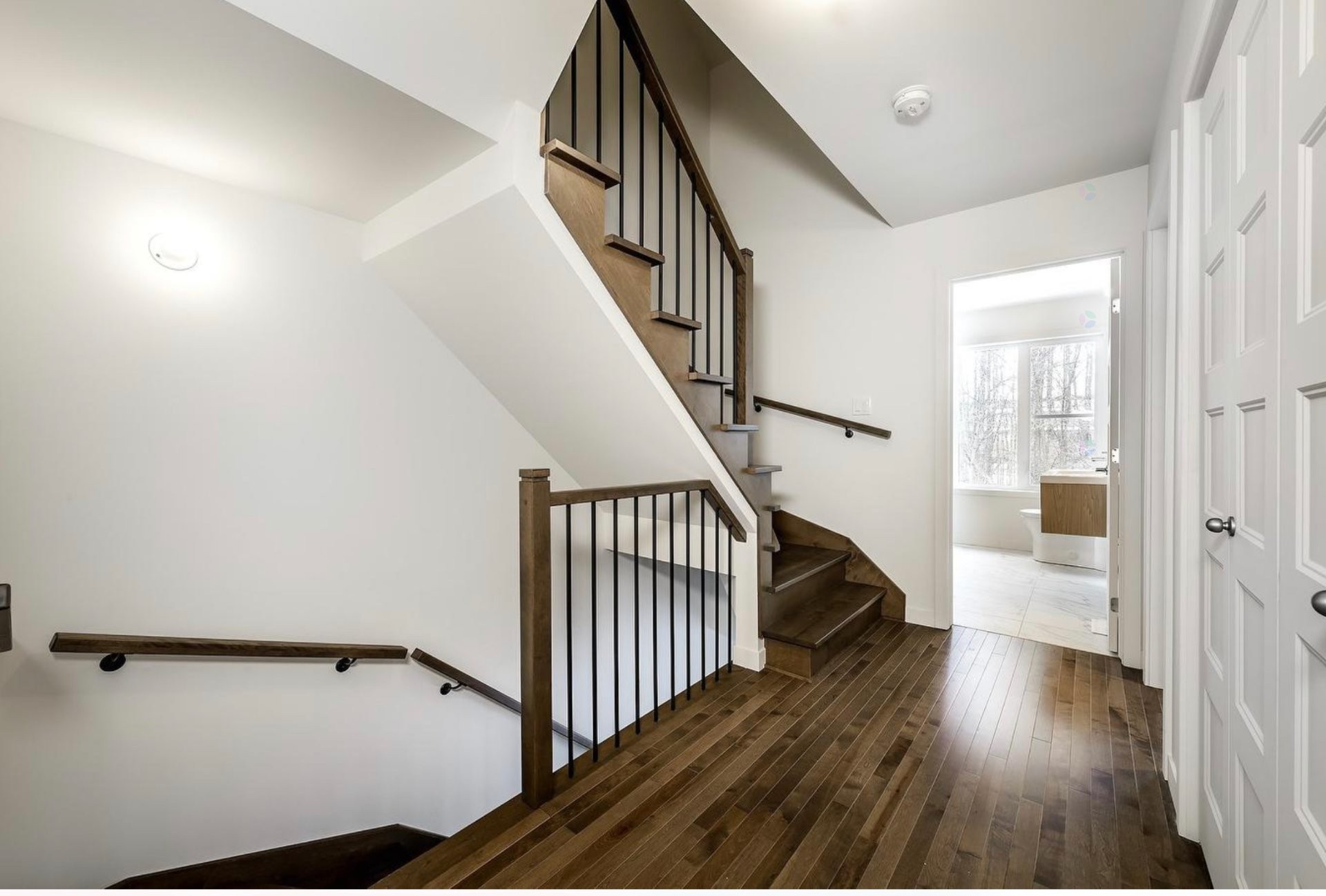 









221


Av. Mason

,
Pointe-Claire,




QC
H9R0E6

