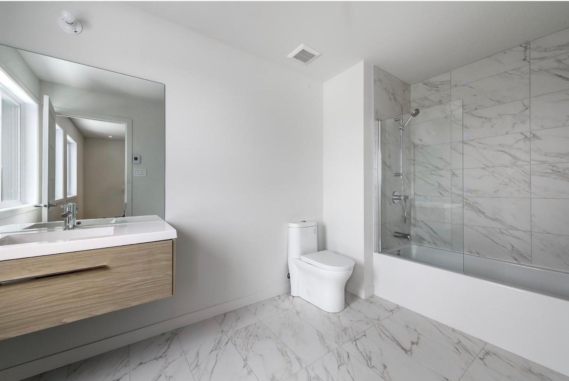 









221


Av. Mason

,
Pointe-Claire,




QC
H9R0E6

