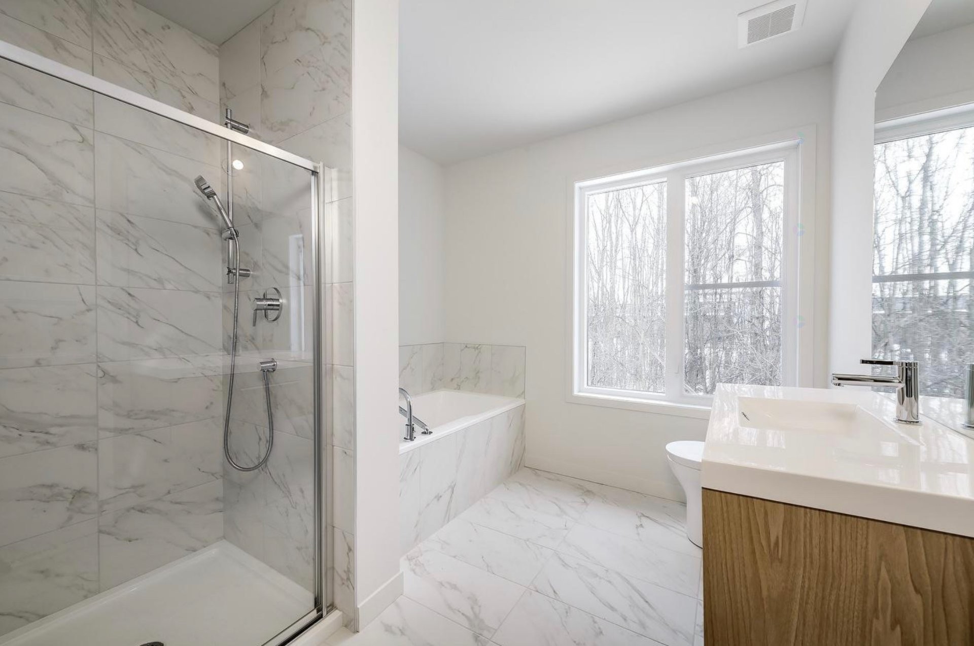 









221


Av. Mason

,
Pointe-Claire,




QC
H9R0E6

