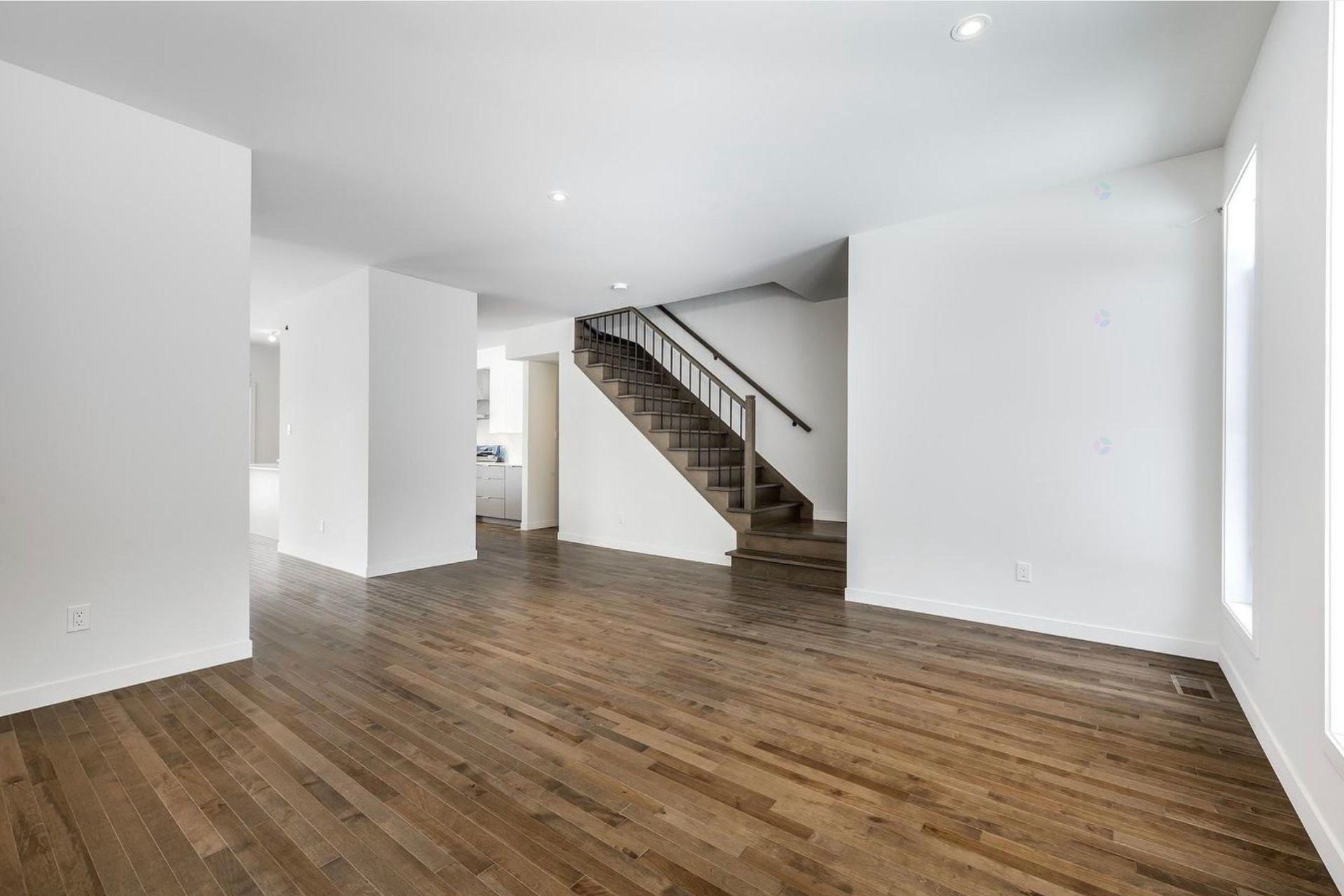 









221


Av. Mason

,
Pointe-Claire,




QC
H9R0E6

