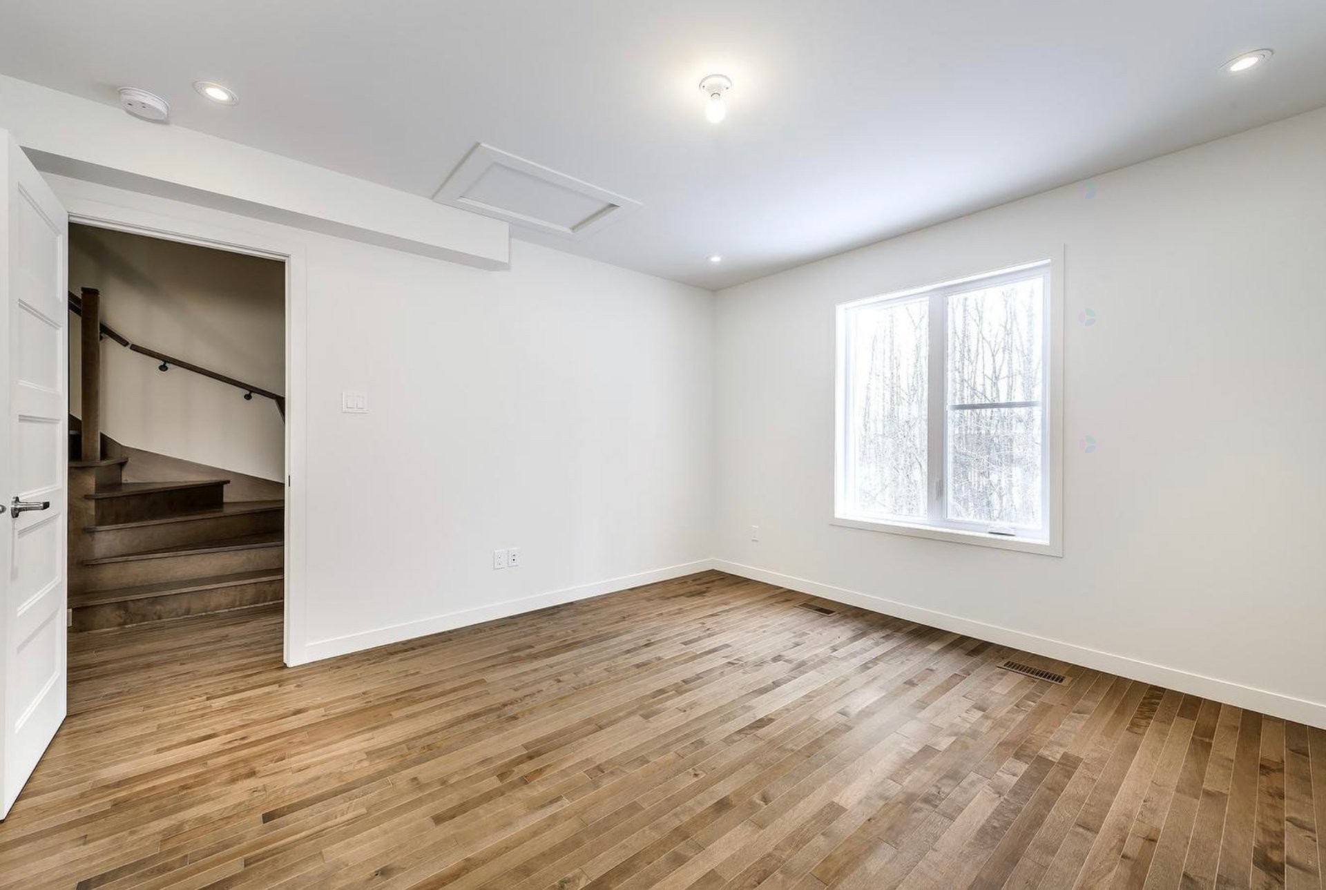 









221


Av. Mason

,
Pointe-Claire,




QC
H9R0E6

