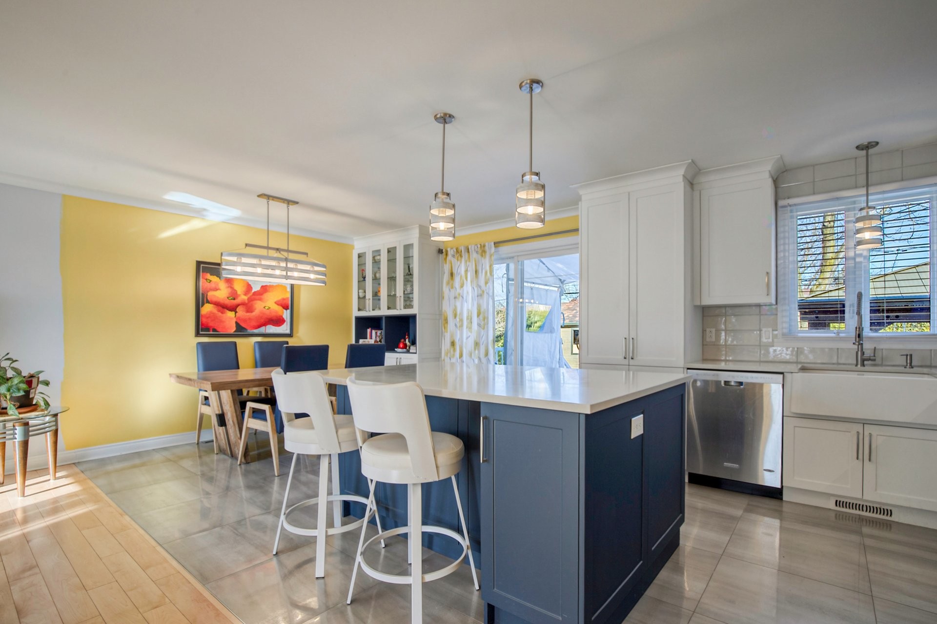 









1849


Rue De Lanaudière

,
Sainte-Julie,




QC
J3E1B6

