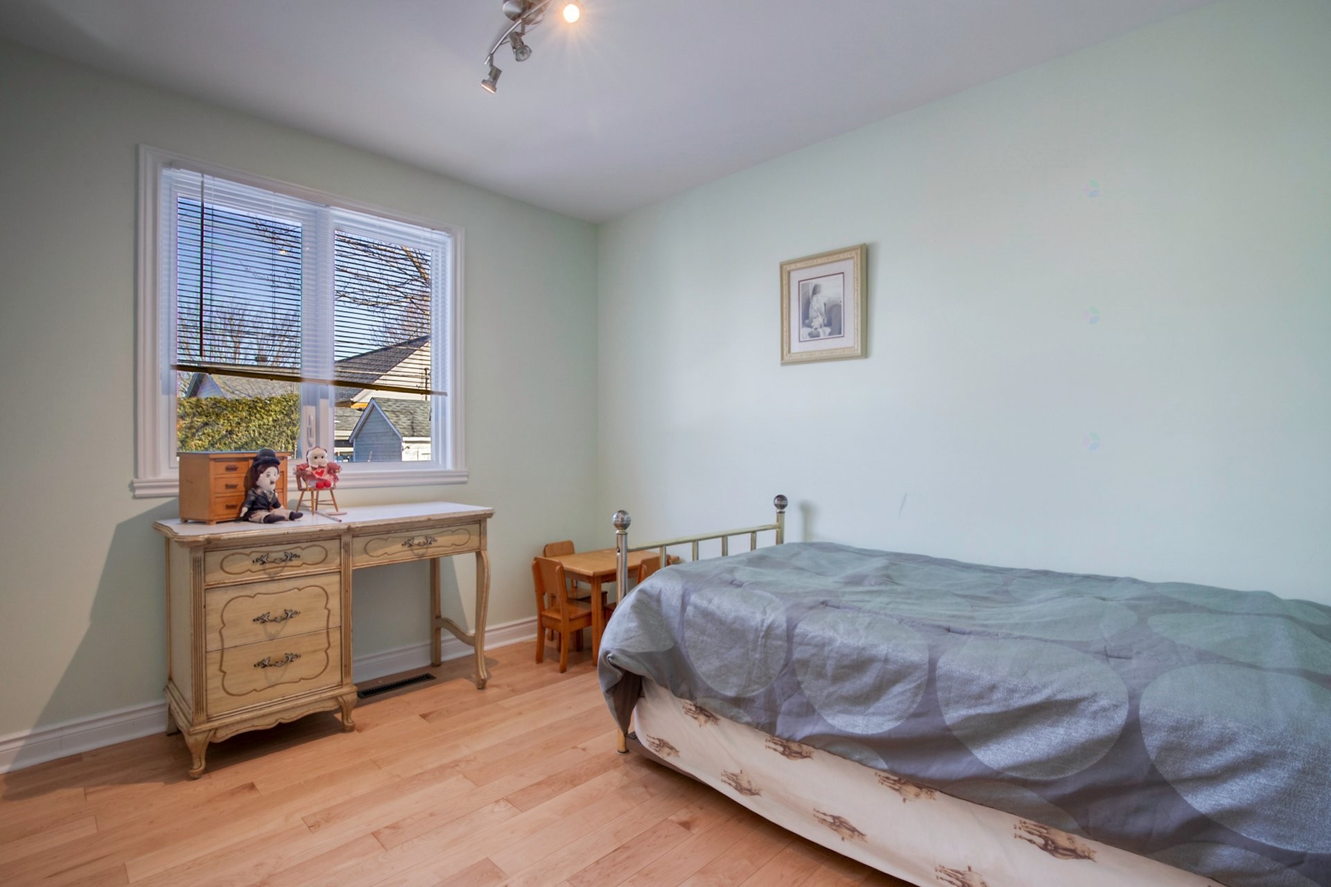 









1849


Rue De Lanaudière

,
Sainte-Julie,




QC
J3E1B6

