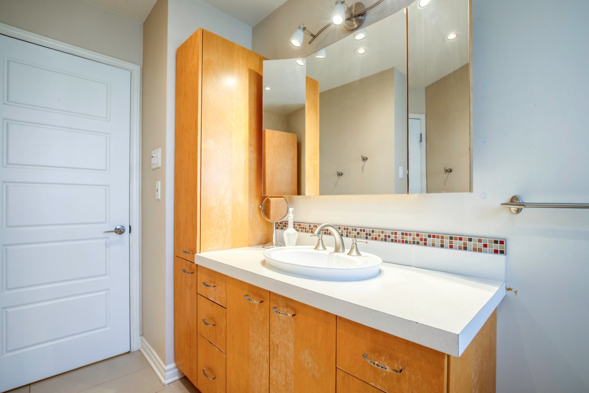 









1849


Rue De Lanaudière

,
Sainte-Julie,




QC
J3E1B6

