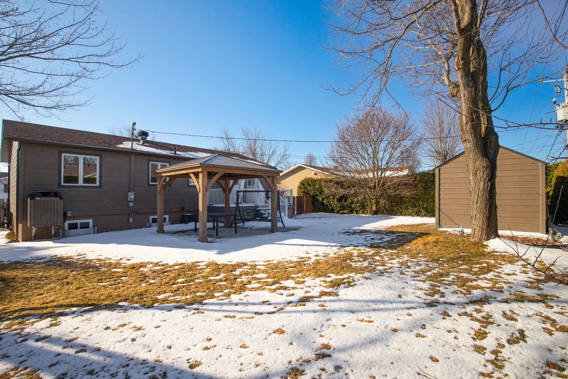 









1849


Rue De Lanaudière

,
Sainte-Julie,




QC
J3E1B6

