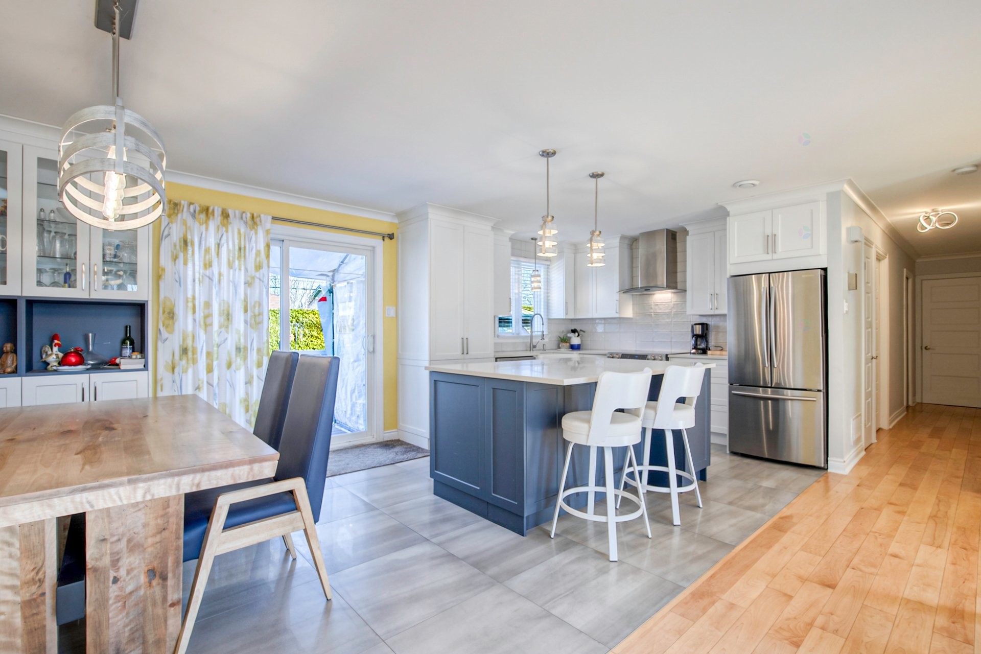 









1849


Rue De Lanaudière

,
Sainte-Julie,




QC
J3E1B6

