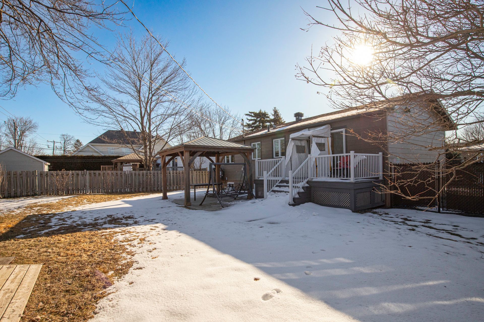 









1849


Rue De Lanaudière

,
Sainte-Julie,




QC
J3E1B6

