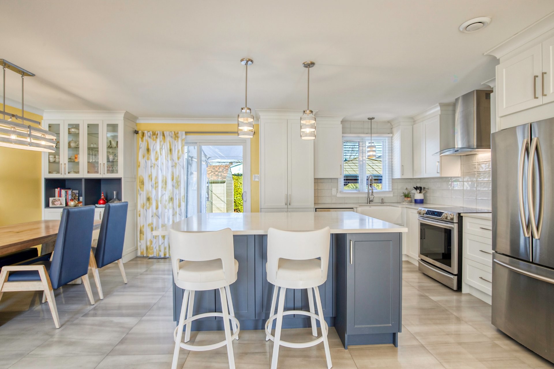 









1849


Rue De Lanaudière

,
Sainte-Julie,




QC
J3E1B6

