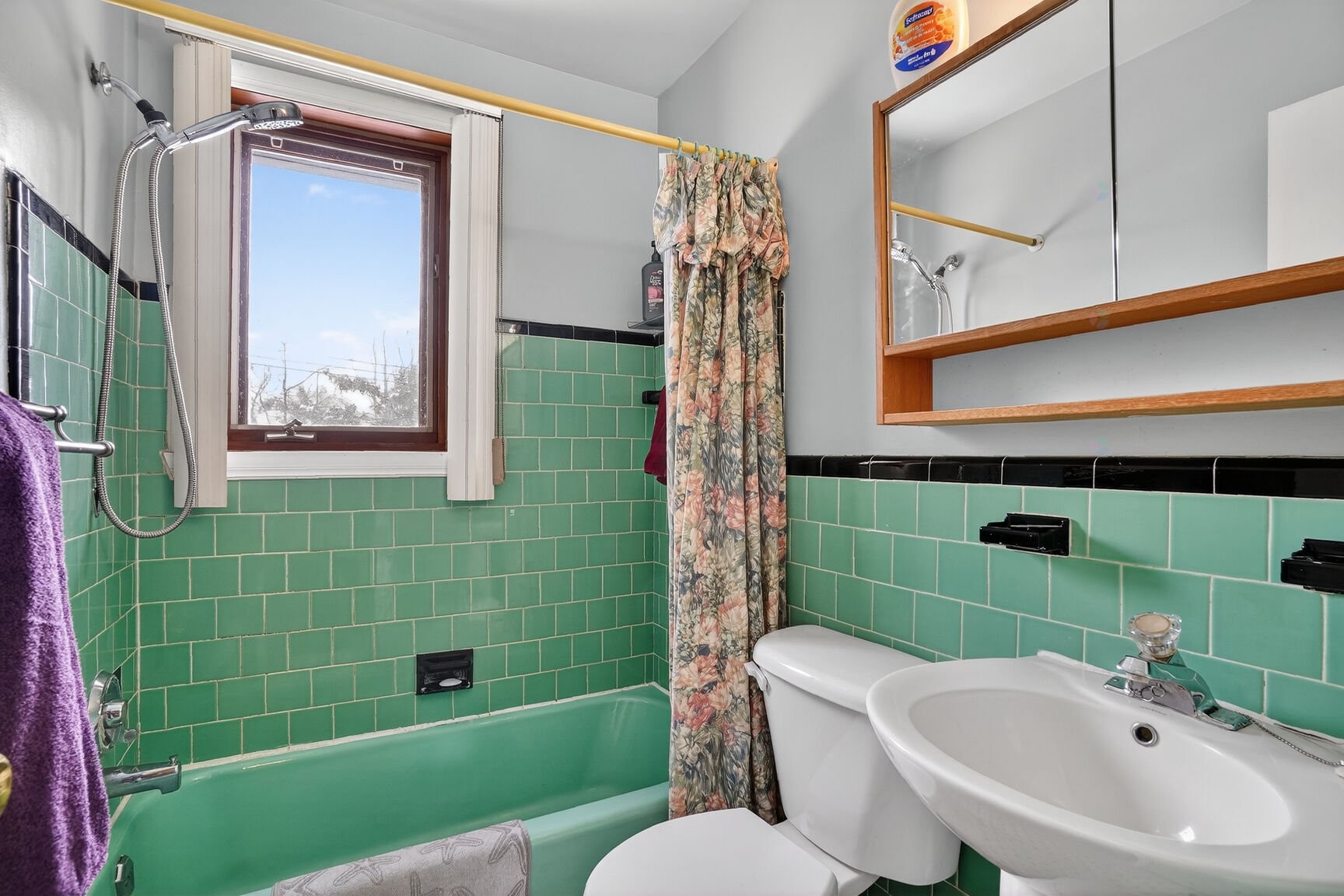 









153


Av. de Spartan Crescent

,
Pointe-Claire,




QC
H9R3R4

