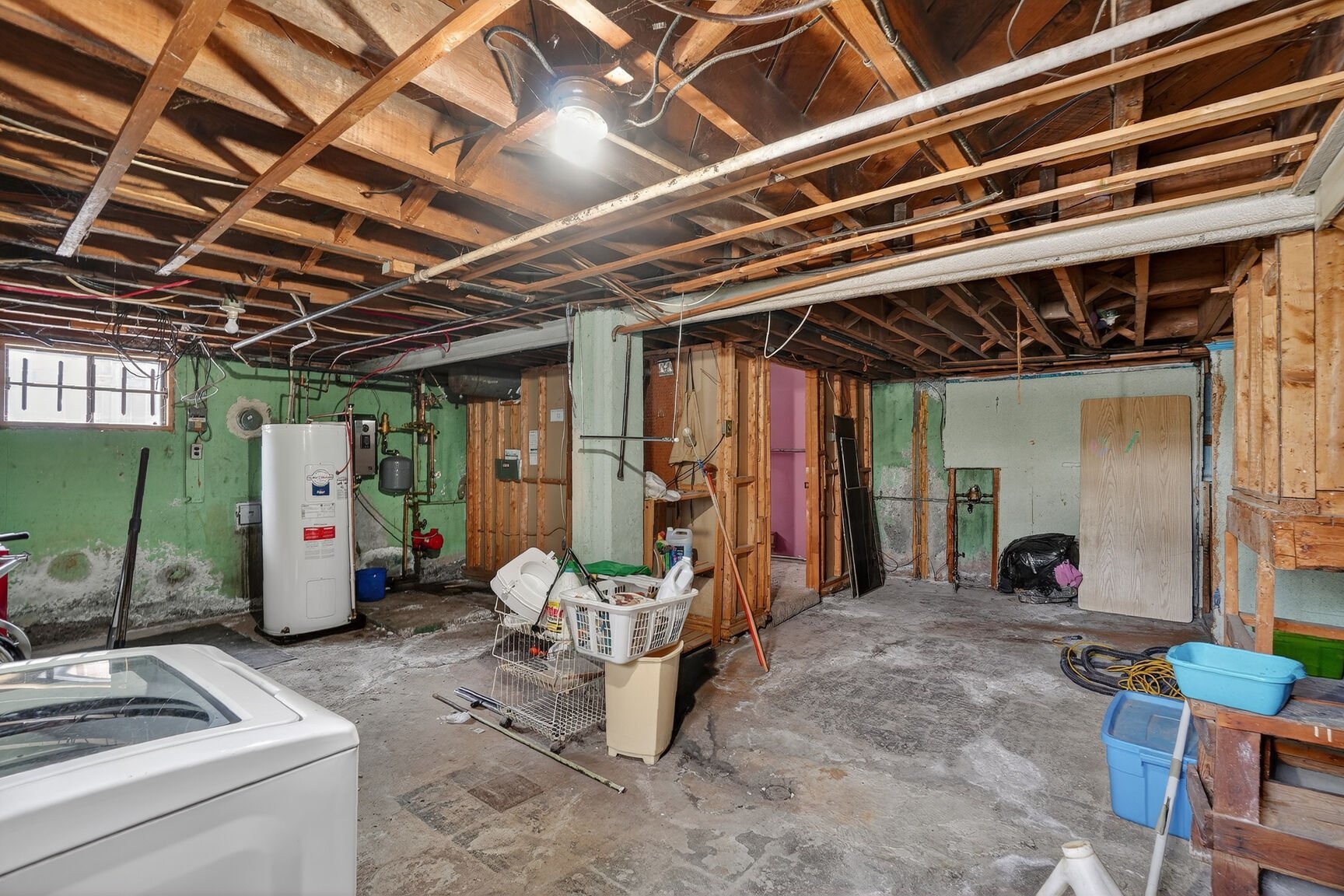 









153


Av. de Spartan Crescent

,
Pointe-Claire,




QC
H9R3R4

