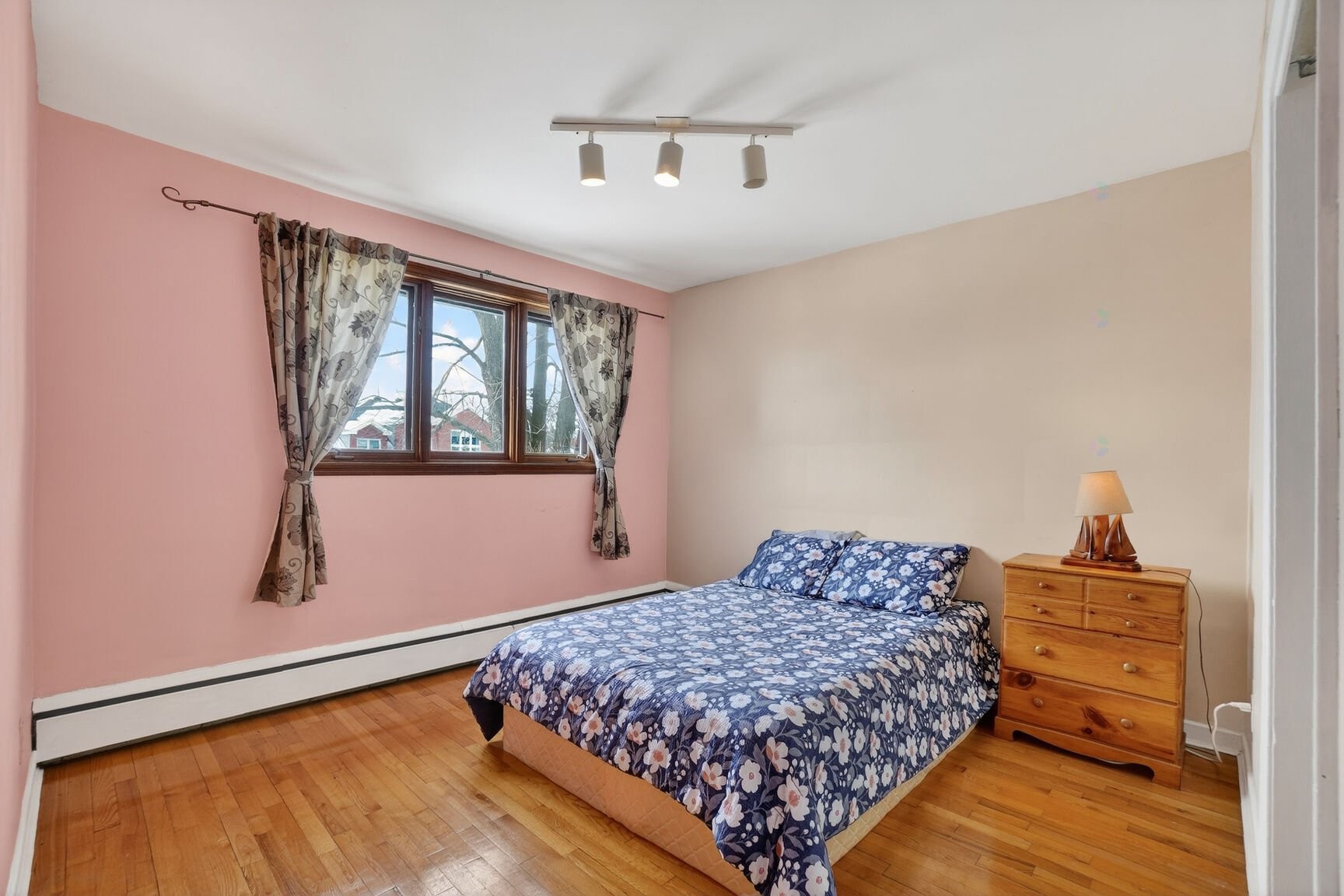 









153


Av. de Spartan Crescent

,
Pointe-Claire,




QC
H9R3R4

