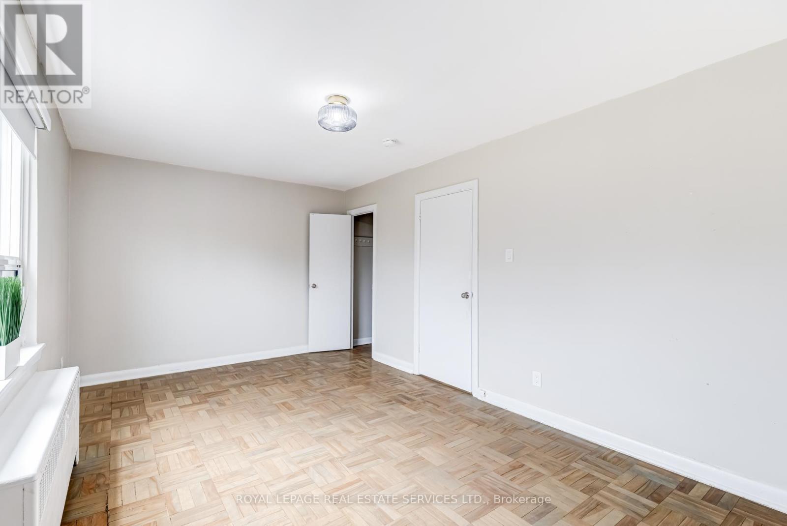 












11 - 2846 BLOOR STREET

,
Toronto,




Ontario
M8X1A9

