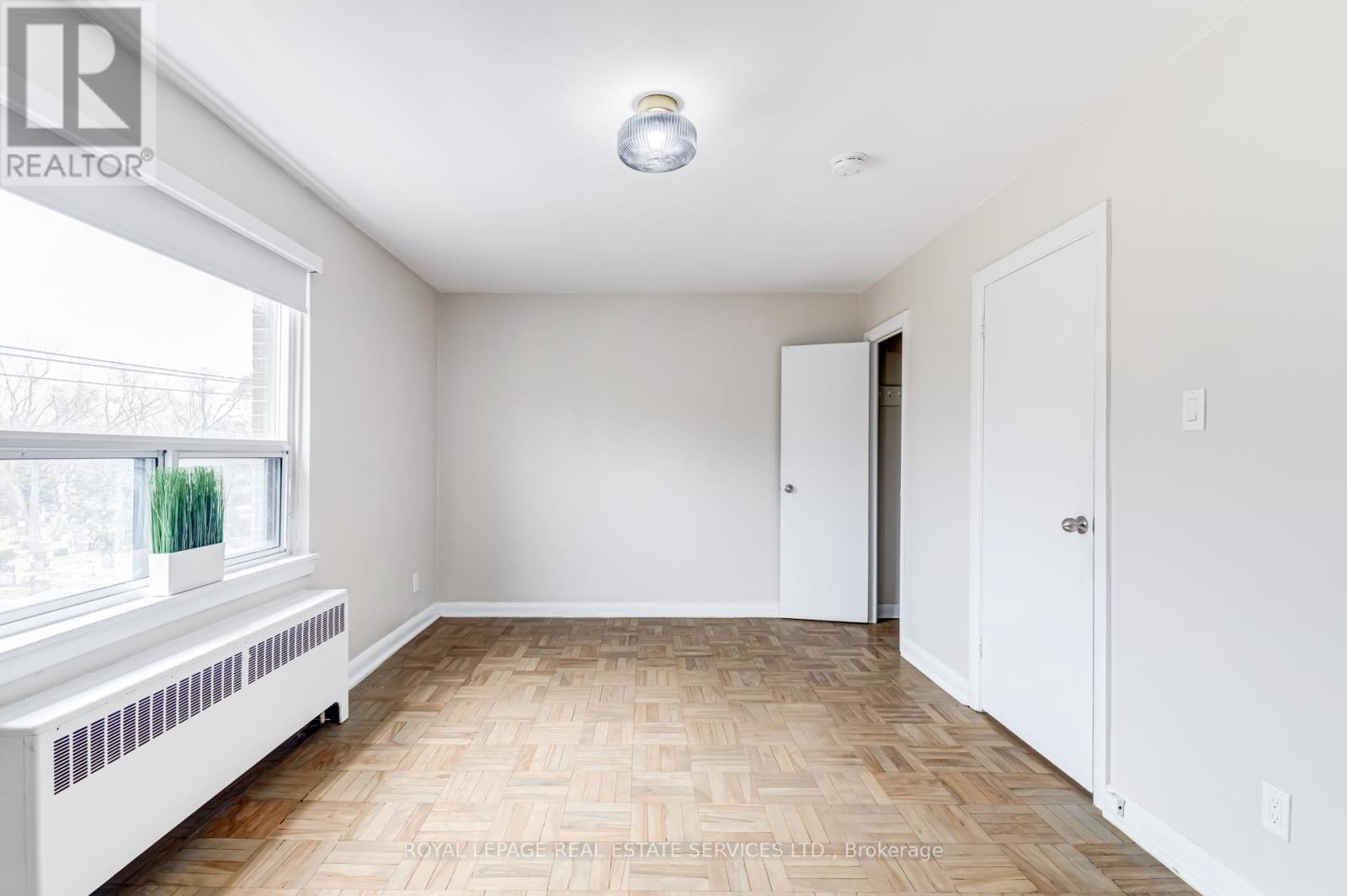 












11 - 2846 BLOOR STREET

,
Toronto,




Ontario
M8X1A9

