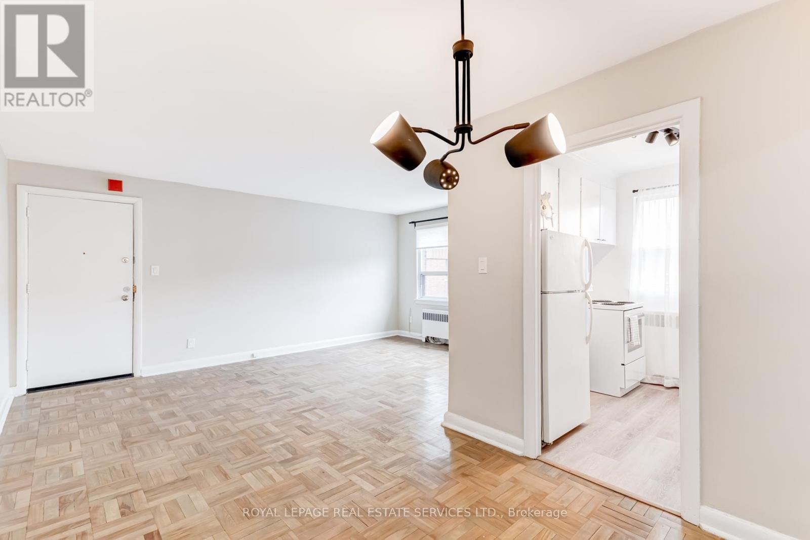 












11 - 2846 BLOOR STREET

,
Toronto,




Ontario
M8X1A9

