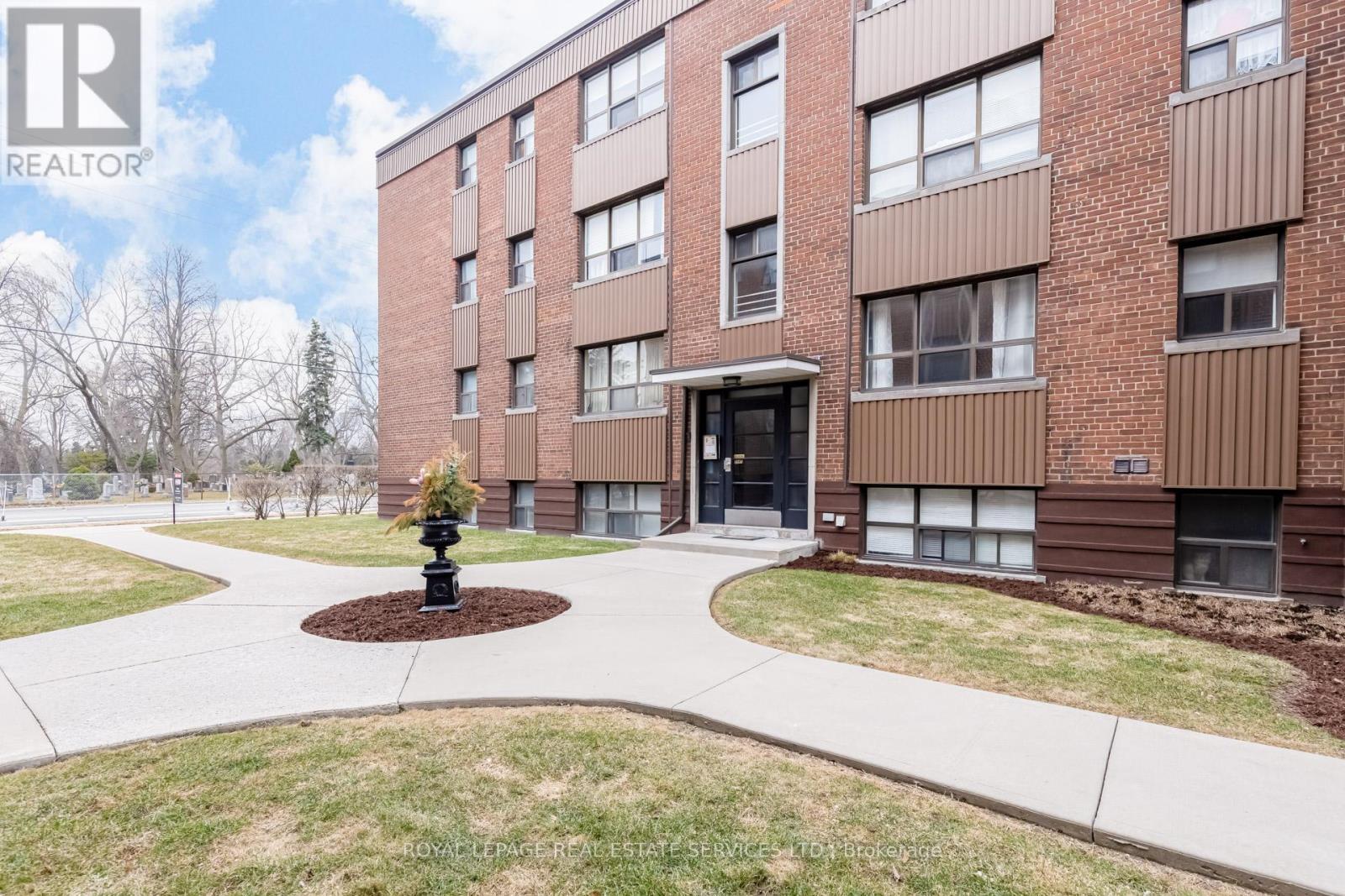 












11 - 2846 BLOOR STREET

,
Toronto,




Ontario
M8X1A9

