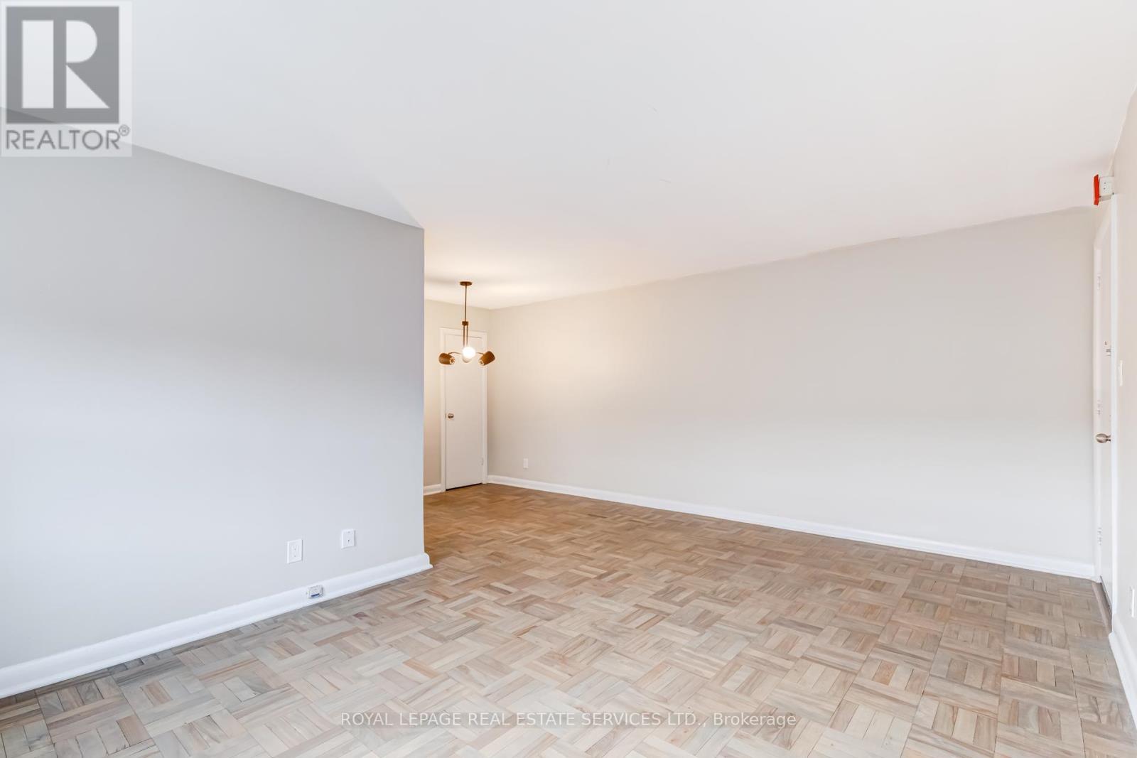 












11 - 2846 BLOOR STREET

,
Toronto,




Ontario
M8X1A9

