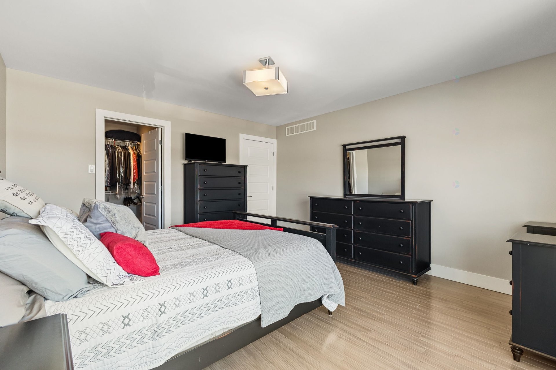 









464


Rue Jeannine-Grégoire-Ross

,
Gatineau (Gatineau),




QC
J8P0C5

