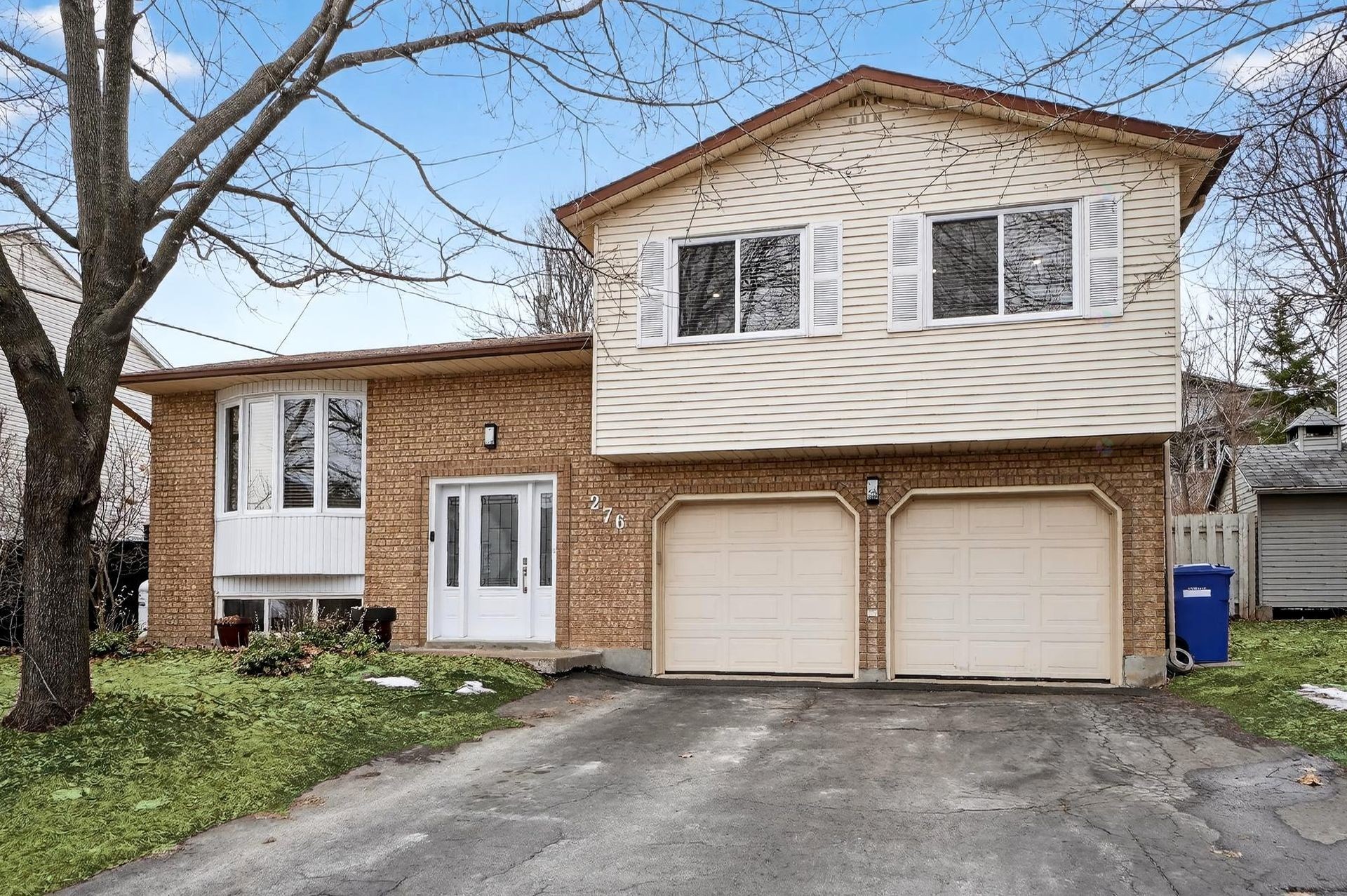 









276


Rue Noyer

,
Pincourt,




QC
J7W8E8

