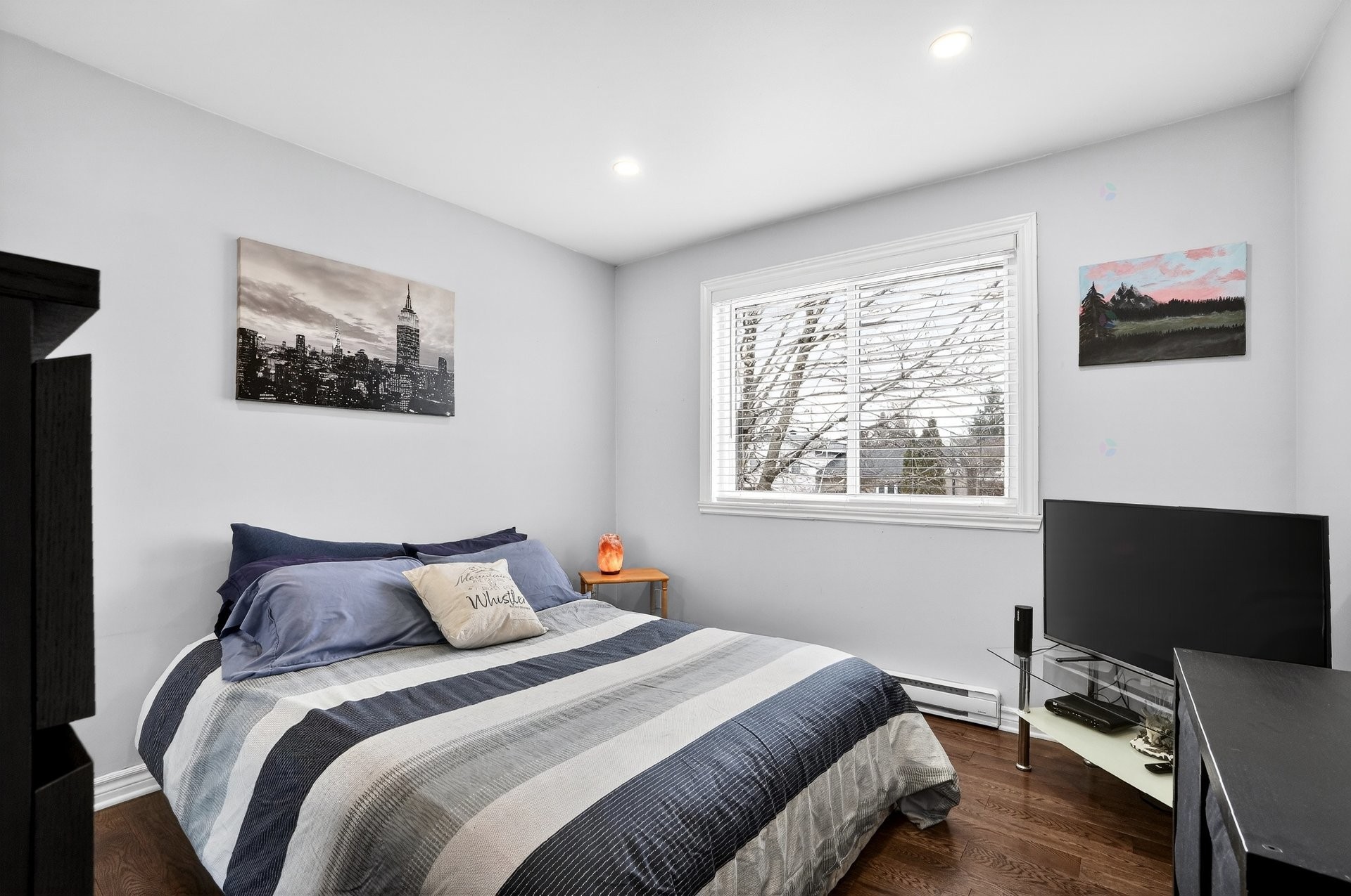 









276


Rue Noyer

,
Pincourt,




QC
J7W8E8

