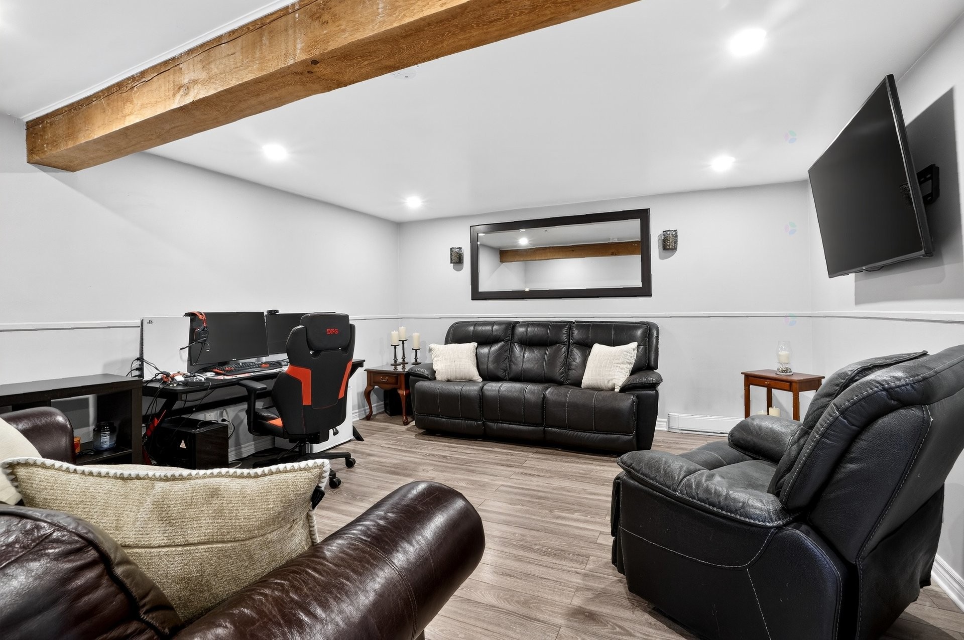 









276


Rue Noyer

,
Pincourt,




QC
J7W8E8

