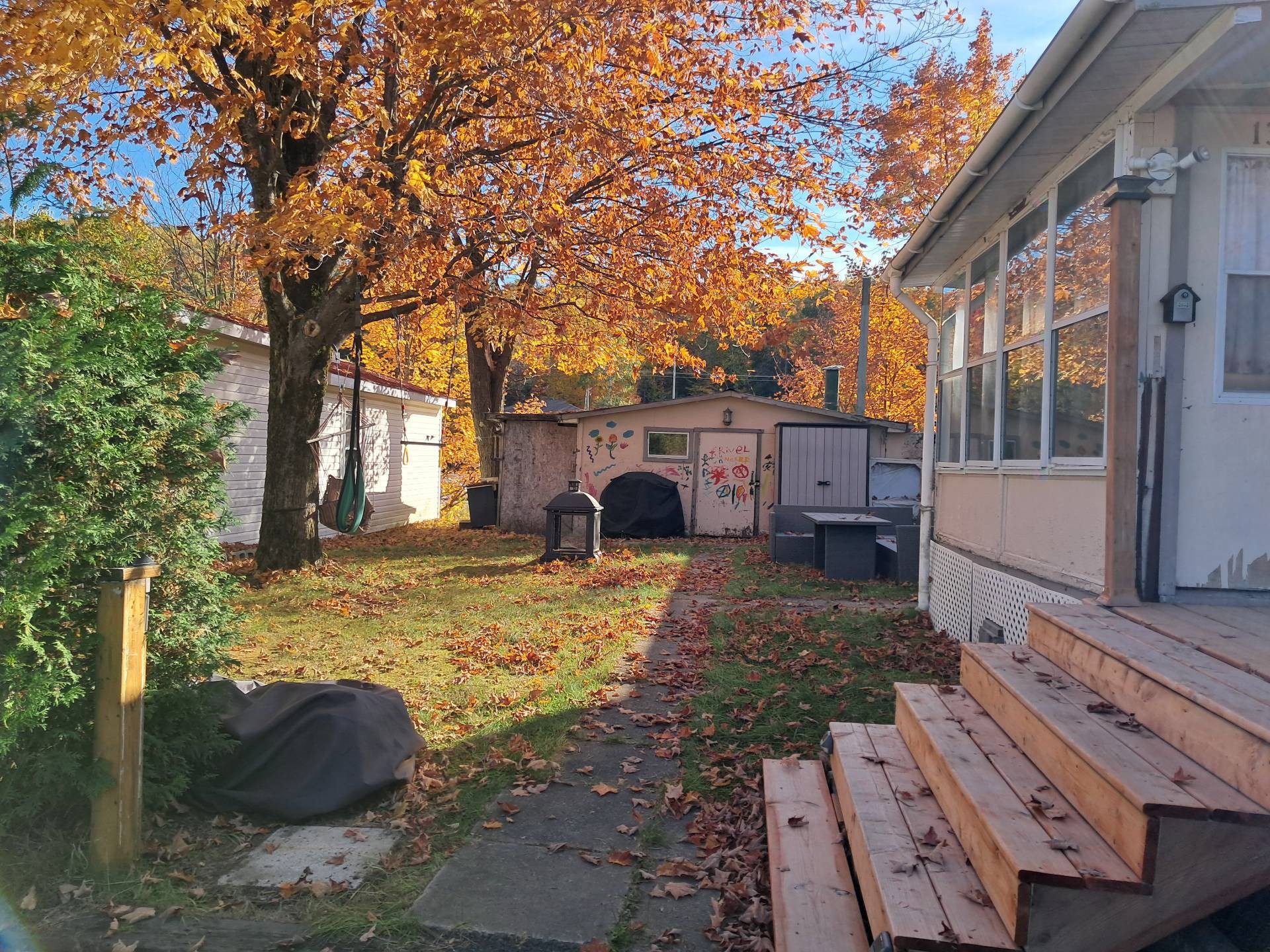 









1310C


Rue Principale E.

,
Sainte-Agathe-des-Monts,




QC
J8C1L9

