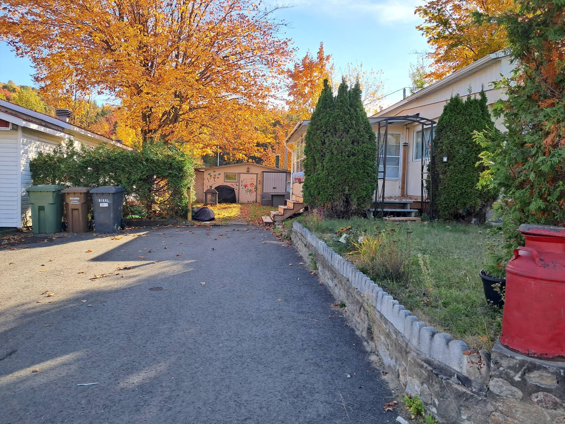 









1310C


Rue Principale E.

,
Sainte-Agathe-des-Monts,




QC
J8C1L9

