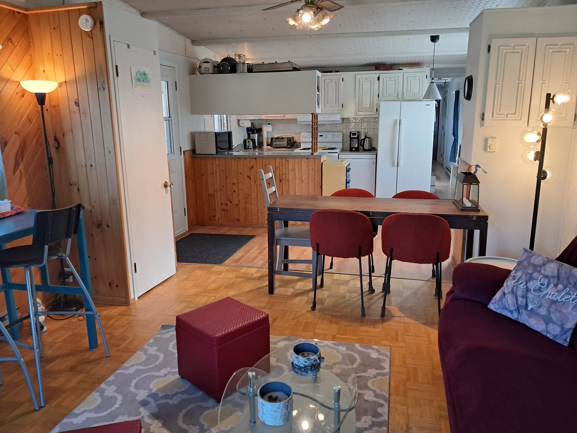 









1310C


Rue Principale E.

,
Sainte-Agathe-des-Monts,




QC
J8C1L9

