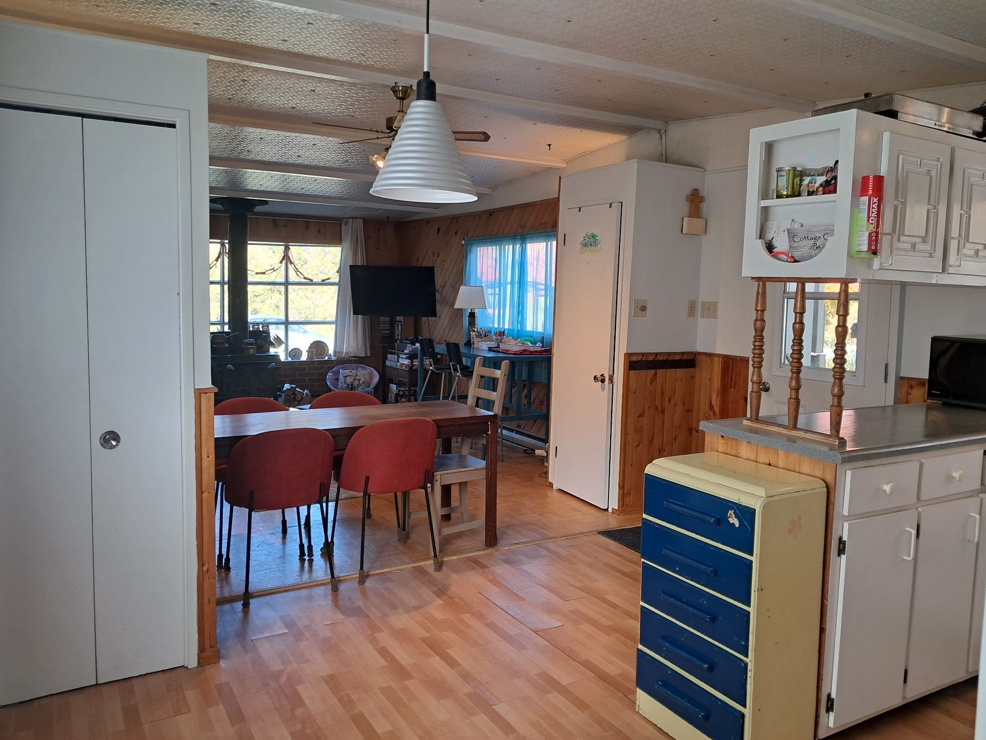 









1310C


Rue Principale E.

,
Sainte-Agathe-des-Monts,




QC
J8C1L9

