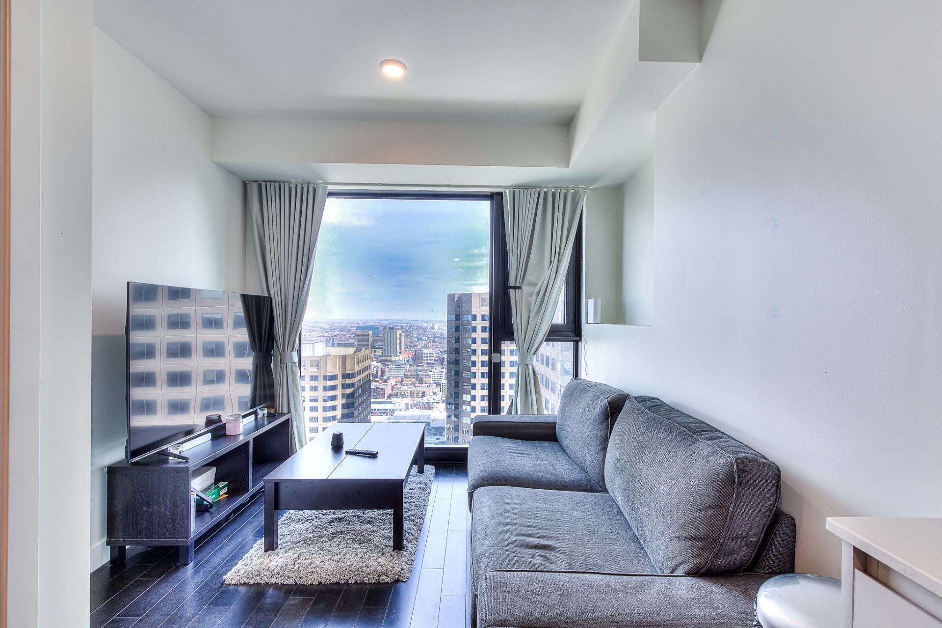 









1210


Rue Jeanne-Mance

, 3712,
Montréal (Ville-Marie),




QC
H2X1M1

