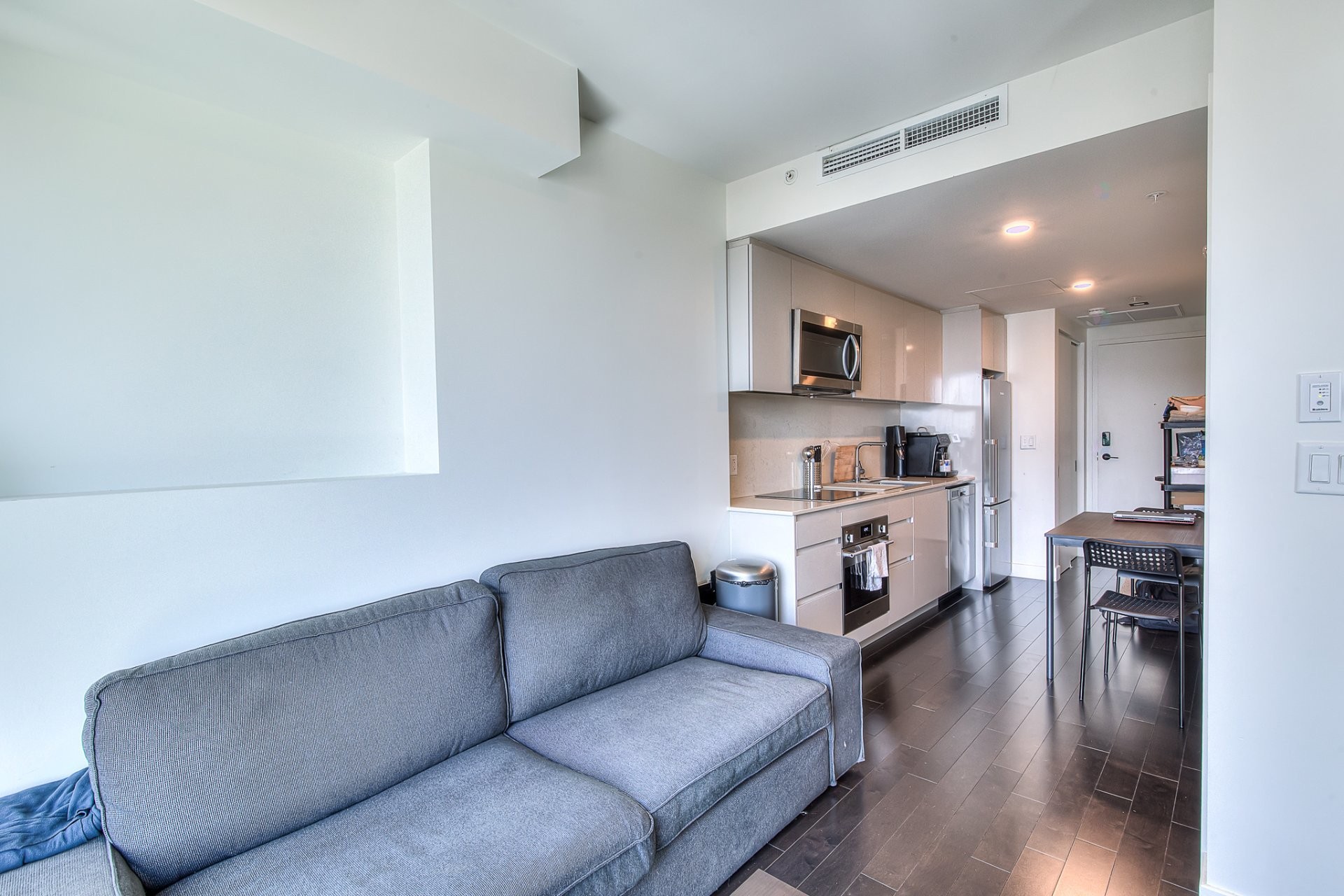 









1210


Rue Jeanne-Mance

, 3712,
Montréal (Ville-Marie),




QC
H2X1M1

