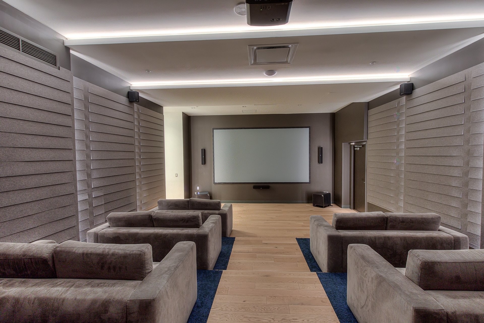 









1210


Rue Jeanne-Mance

, 3712,
Montréal (Ville-Marie),




QC
H2X1M1

