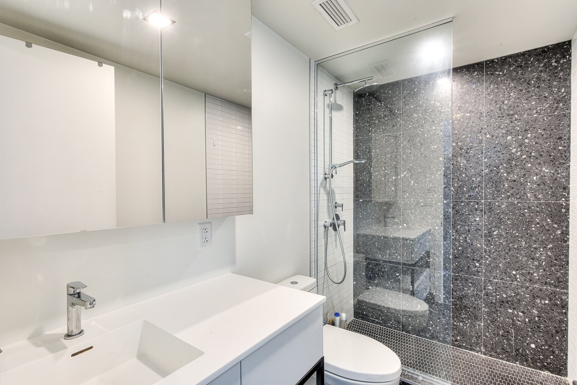 









1210


Rue Jeanne-Mance

, 3712,
Montréal (Ville-Marie),




QC
H2X1M1

