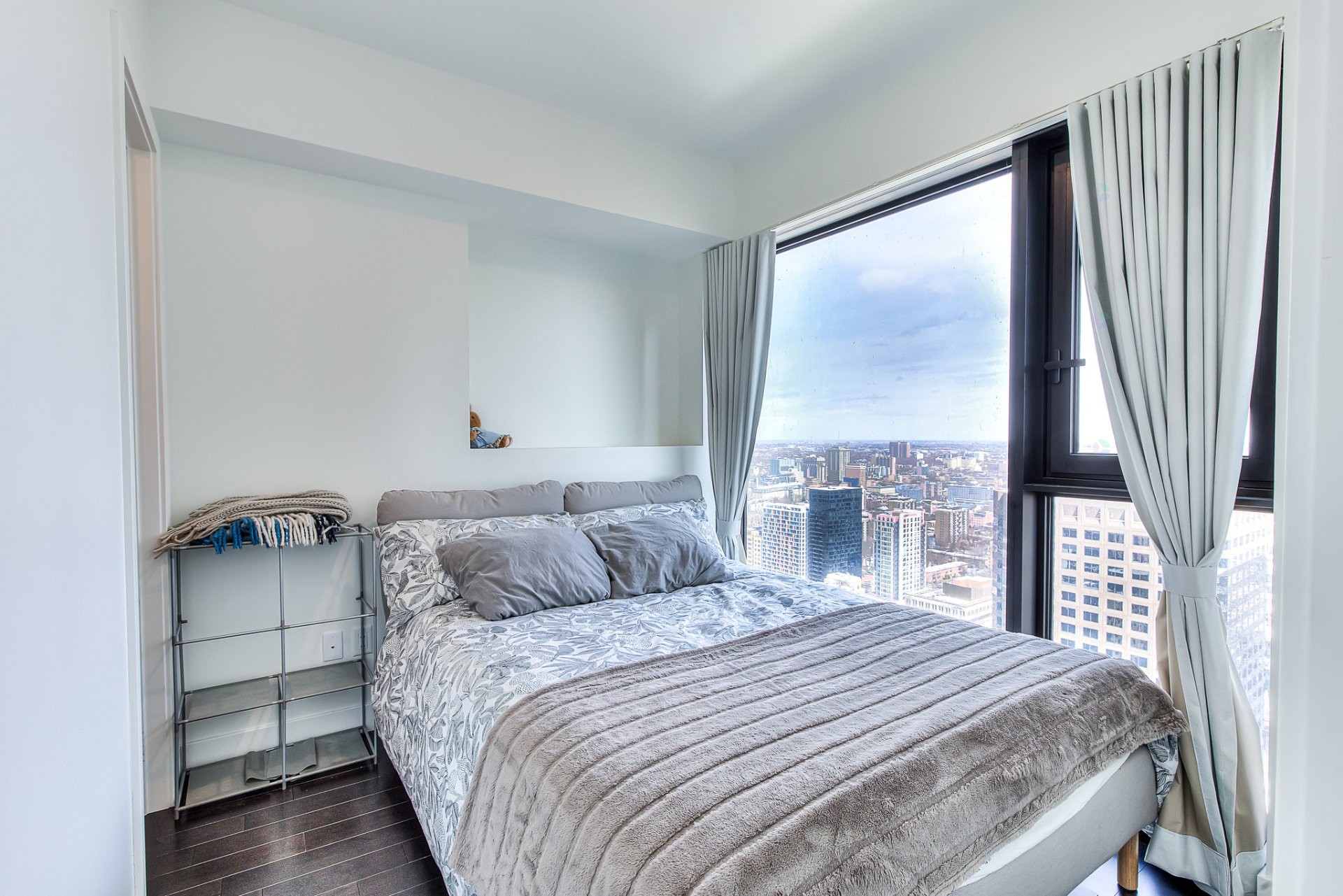 









1210


Rue Jeanne-Mance

, 3712,
Montréal (Ville-Marie),




QC
H2X1M1

