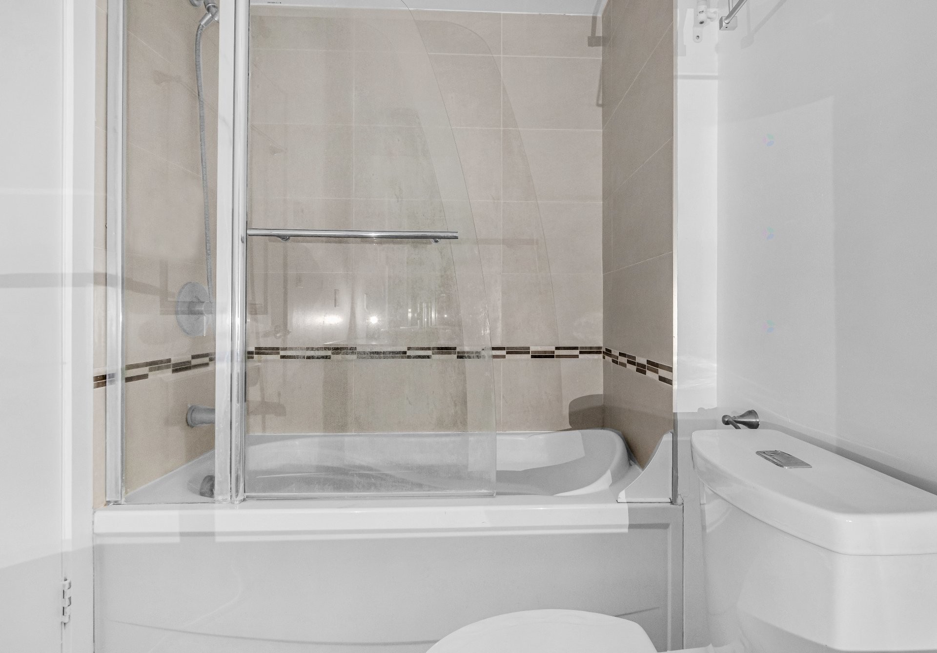 









1248


Av. de l'Hôtel-de-Ville

, 318,
Montréal (Ville-Marie),




QC
H2X0B9

