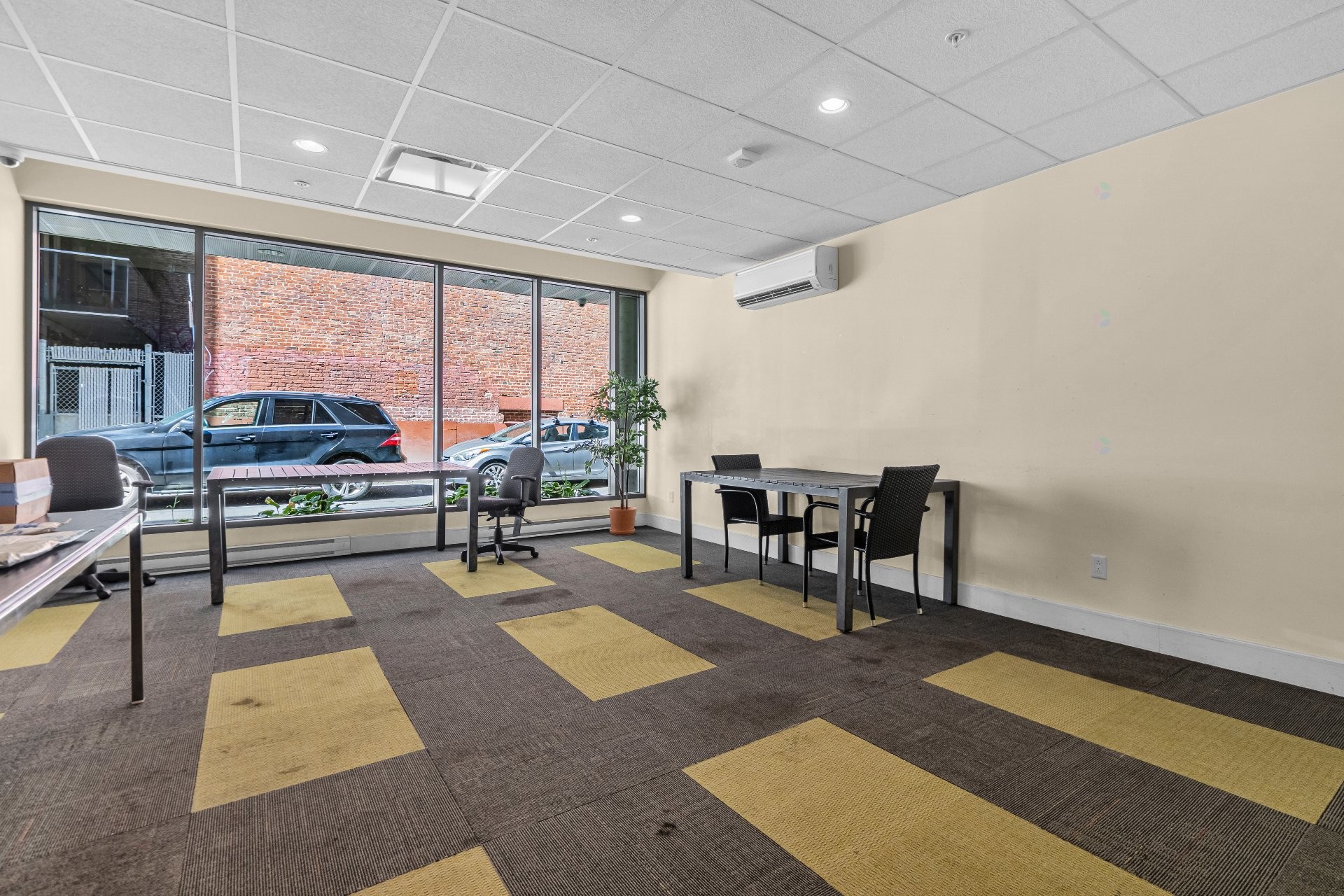 









1248


Av. de l'Hôtel-de-Ville

, 318,
Montréal (Ville-Marie),




QC
H2X0B9

