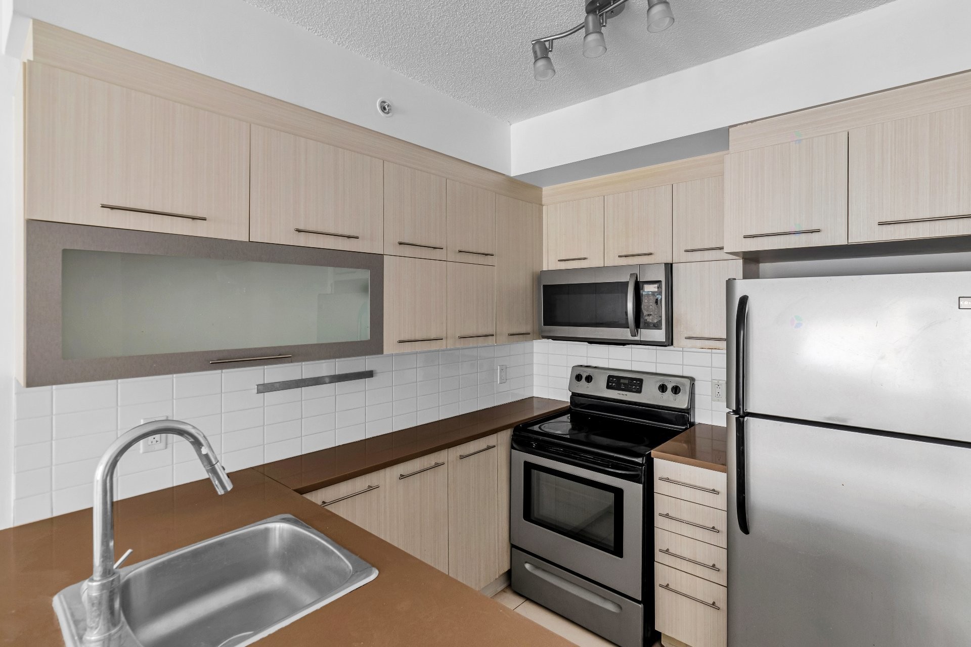 









1248


Av. de l'Hôtel-de-Ville

, 318,
Montréal (Ville-Marie),




QC
H2X0B9

