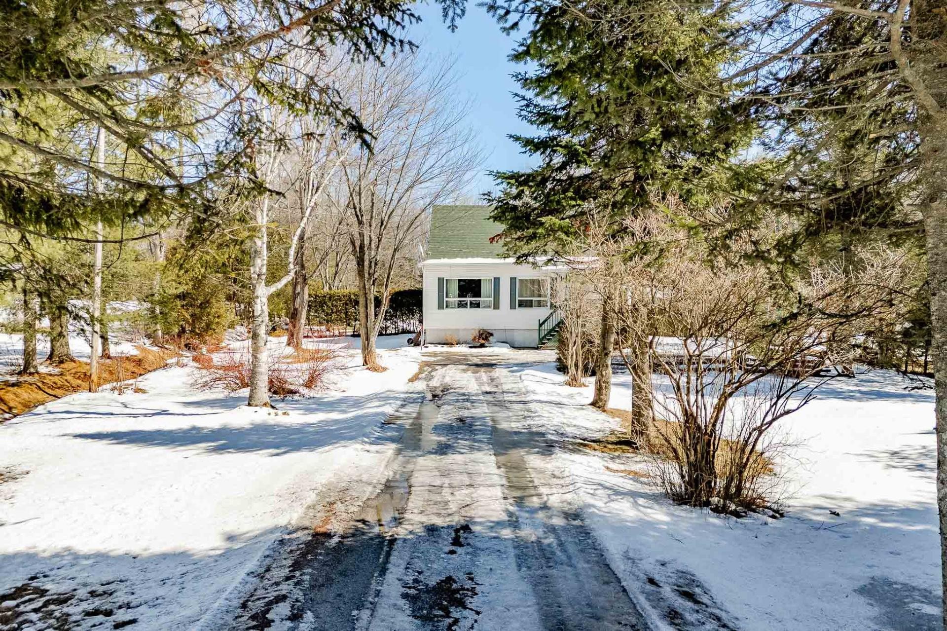 









4345


Ch. Rhéaume

,
Sherbrooke (Brompton/Rock Forest/Saint-Élie/Deauville),




QC
J1R0A2

